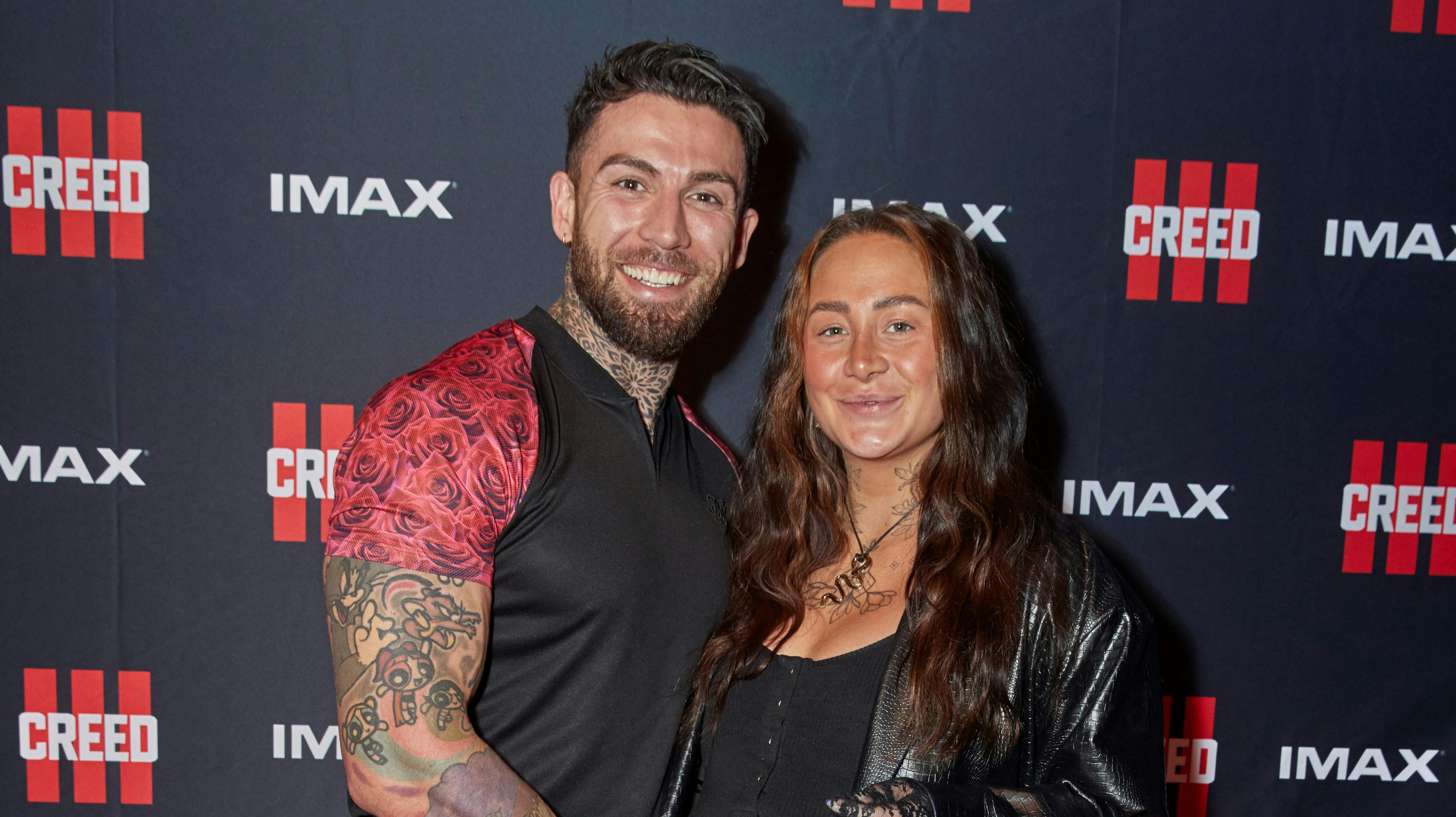 Når kalenderen melder april, kan Sarah og Türker byde deres lille vidunder af en datter velkommen.