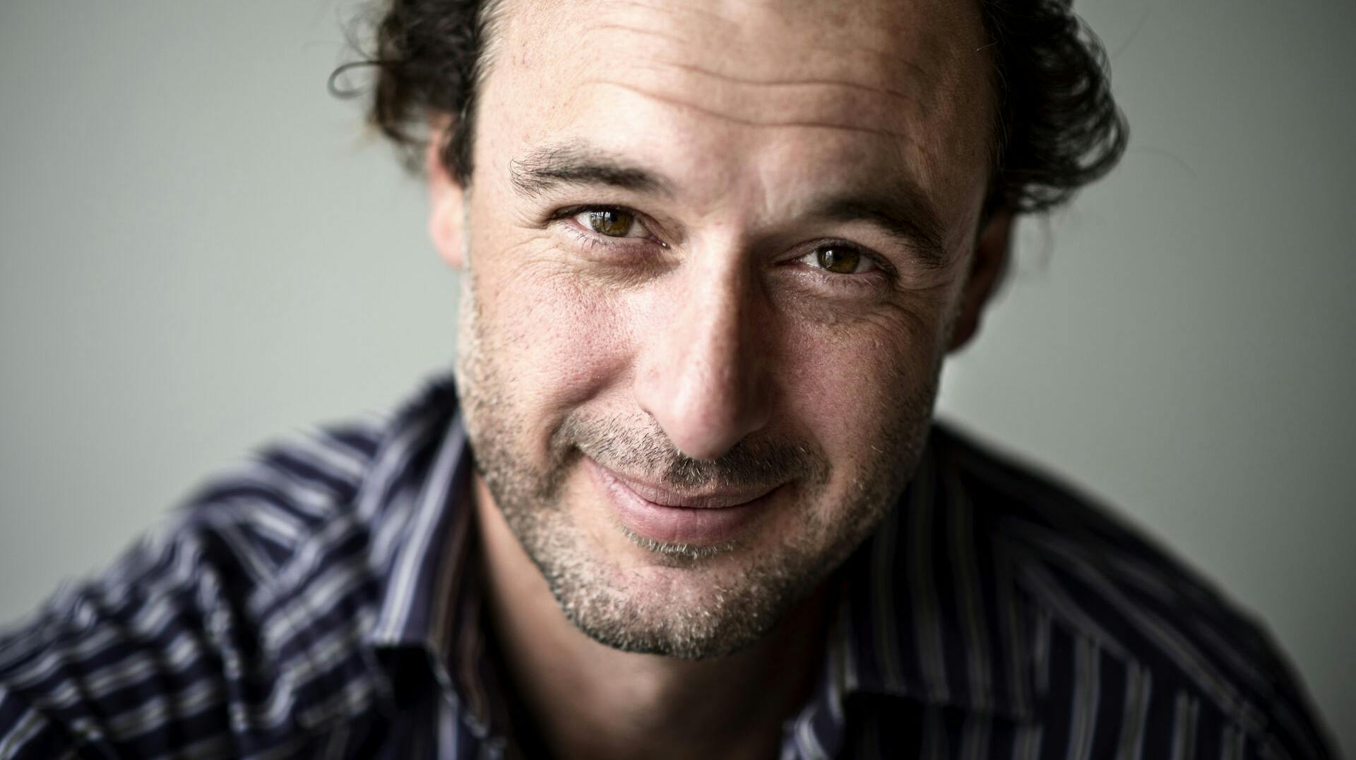 Sexologen Jakob Olrik er blevet dømt for vold.