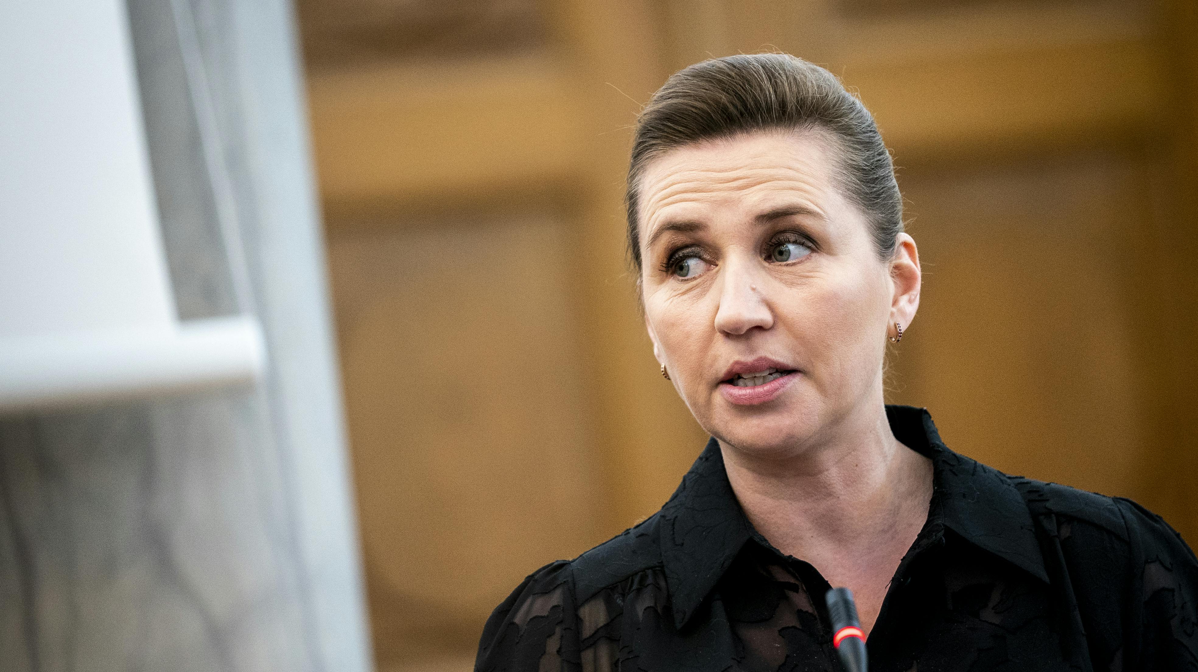 Svend Pedersen, der er medstifter af Nye Borgerlige, har sendt flere svinere til Mette Frederiksen gennem Facebook-opslag.
