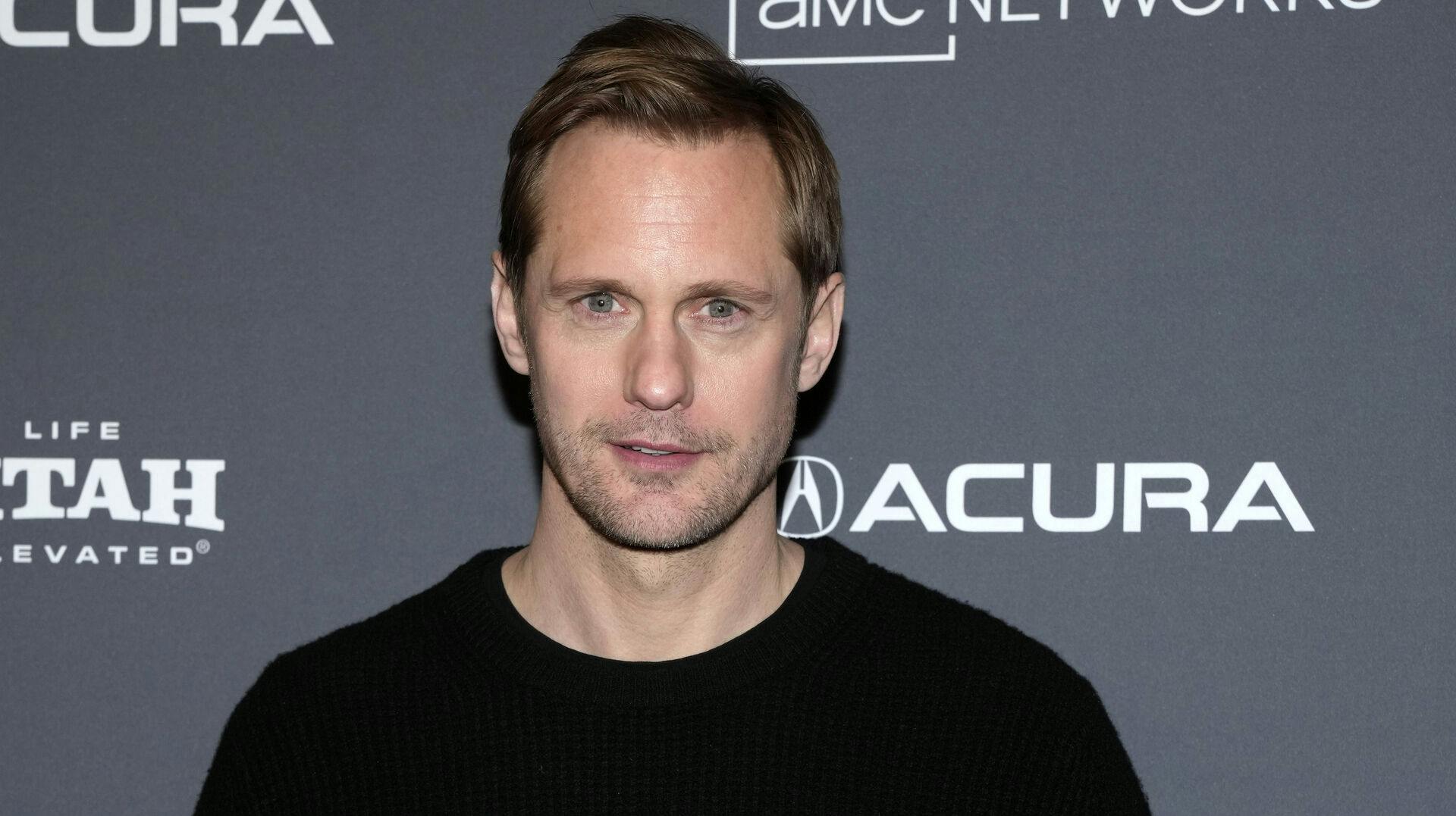 Alexander Skarsgård er blevet far for første gang.