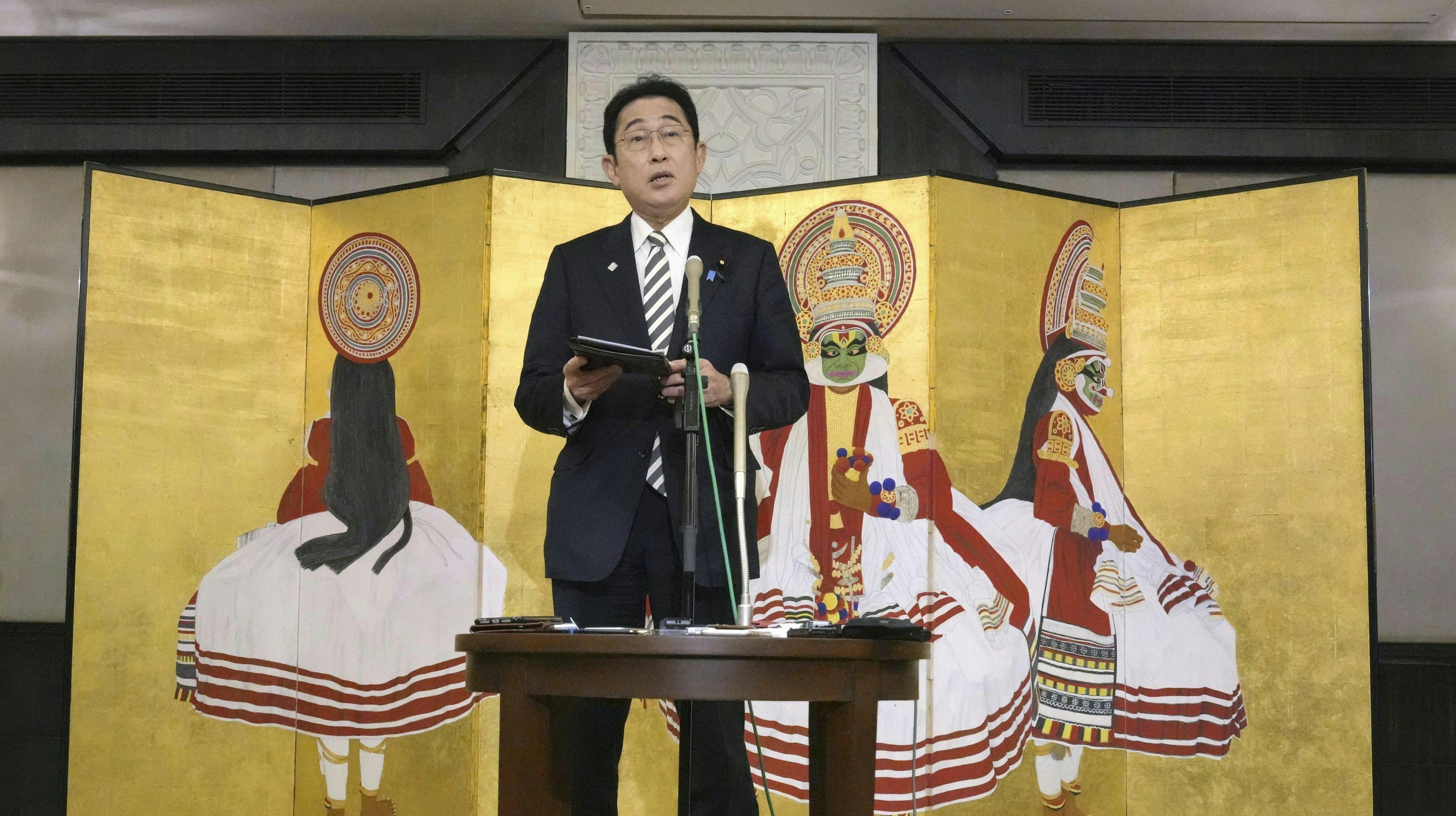 Den japanske premierminister, Fumio Kishida, talte mandag i Indien, som han besøgte, inden han satte kursen mod Ukraine.