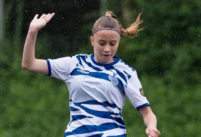 MSV Duisburgs 16-årige fodboldtalent Charlotte Vellar, er på tragisk vis død i en alt, alt for tidlig alder. Blot en uge før, at Duisburg meldte ud om dødsfaldet, delte Vellar sin sidste video på TikTok.