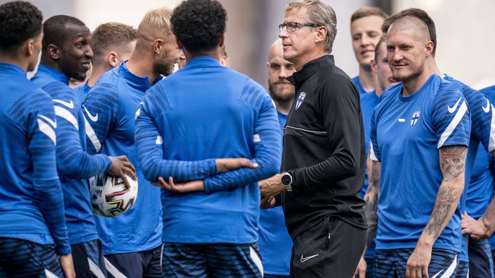 Markku Kanerva og Lukas Hradecky ønsker at hilse på Christian Eriksen, hvis han dukker op i Parken torsdag. (Arkivfoto). 