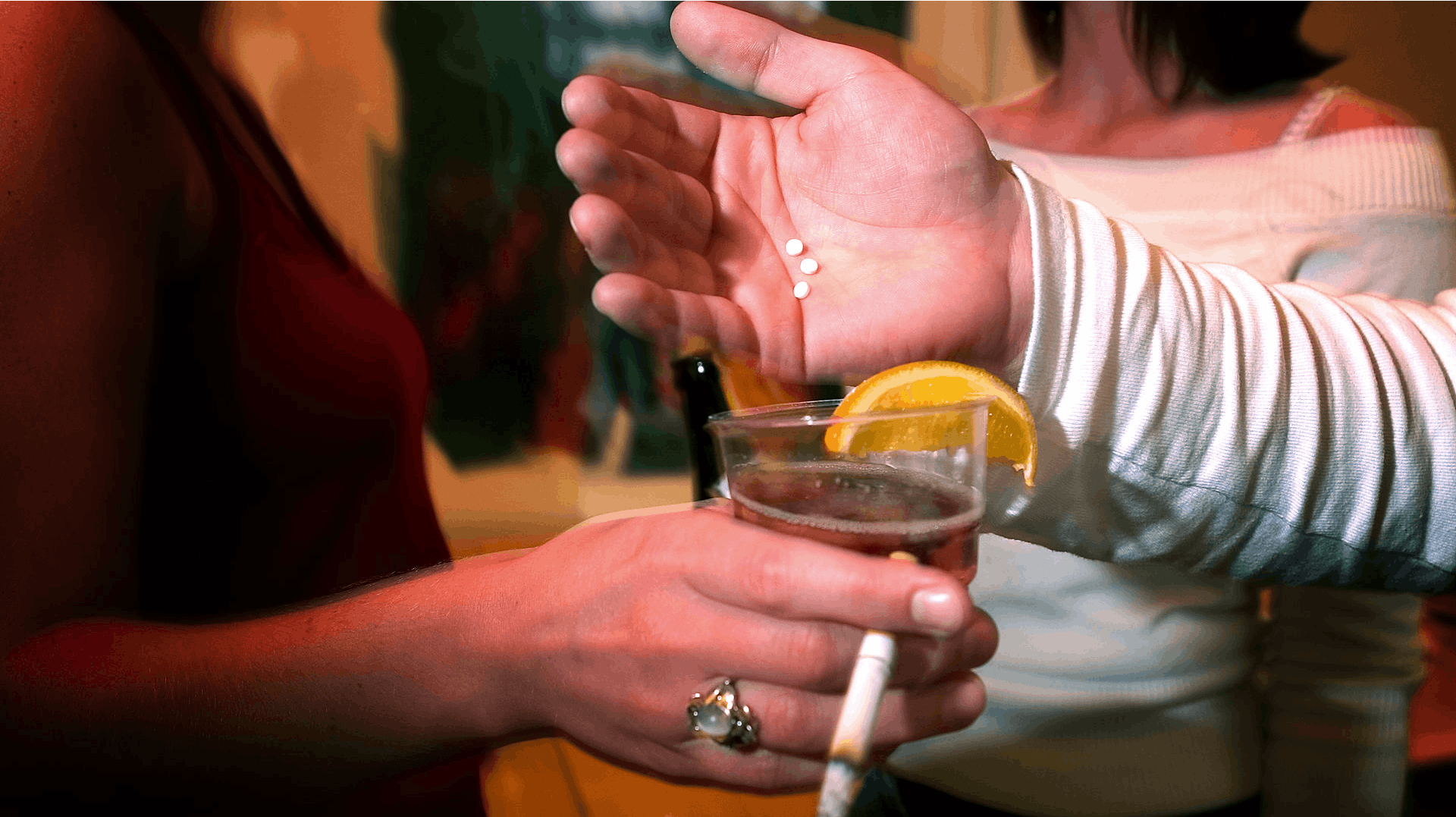 Torsdag blev en apoteker fra Roskilde frakendt bevillingen til at drive apotek, fordi han i 2019 puttede stoffet Clonazepam i en 21-årig kvindes drink, og efterfølgende begik et seksuelt på kvinden.