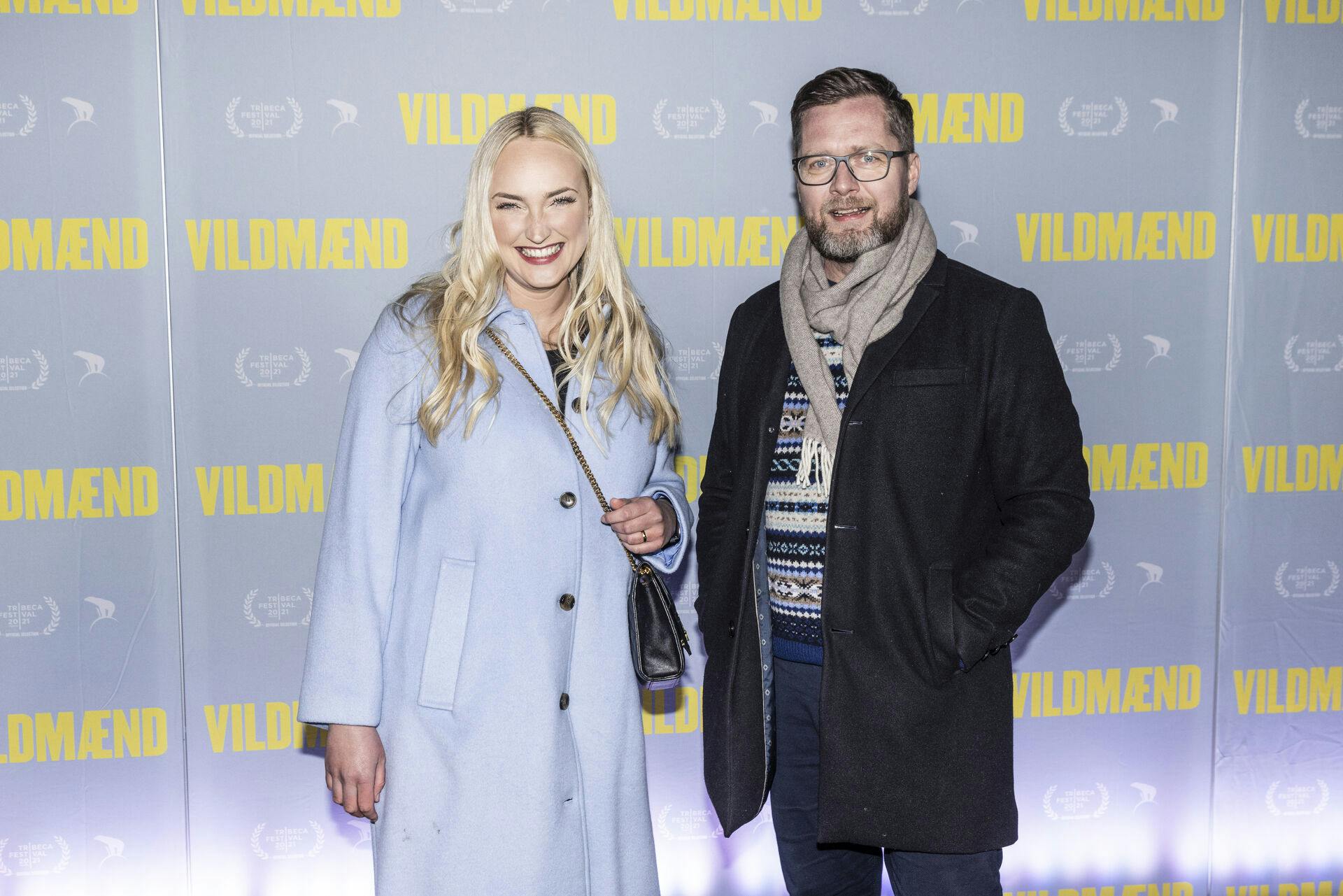 Line Hoffmeyer har lokket Lasse Rimmer med på ferie med svigermor.

