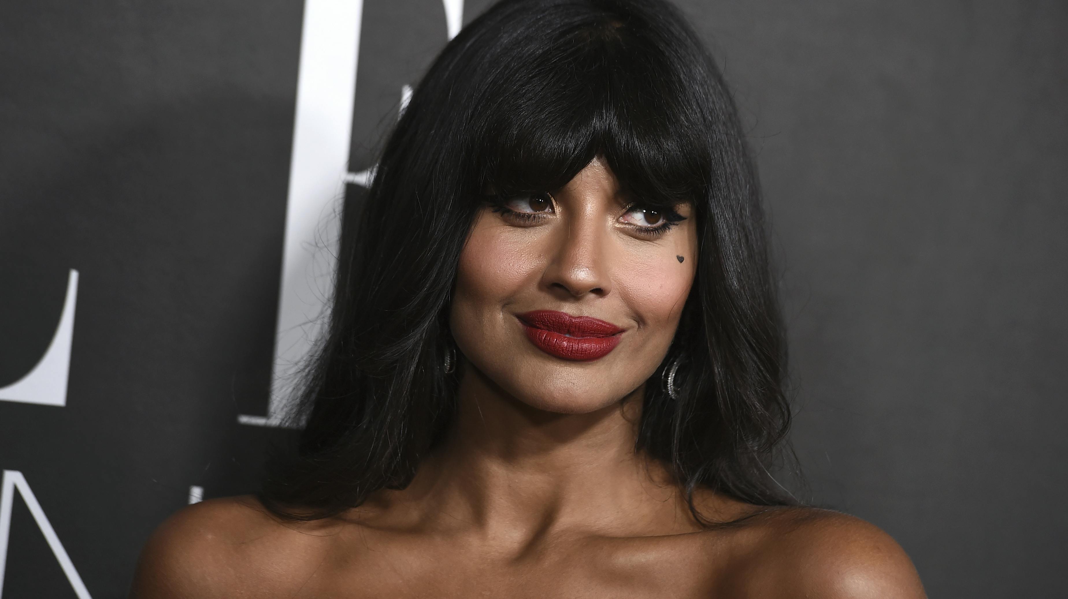 Jameela Jamil fortæller detaljer om det, der skulle have været hendes første engangsknald nogensinde.