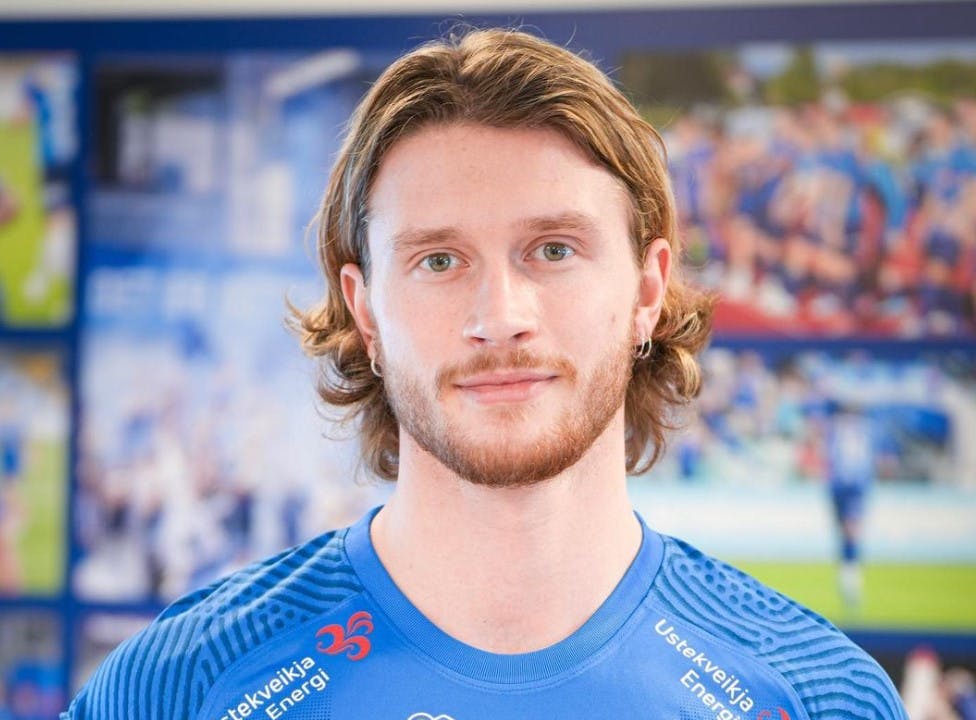 22-årige Kasper Høgh skiftede til norske Stabæk på en lejeaftale for resten af kalenderåret. Og udover at være startet med mål i støvlerne, antyder han også, at der er succes med de norske kvinder.