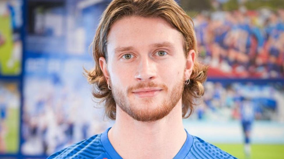 22-årige Kasper Høgh skiftede til norske Stabæk på en lejeaftale for resten af kalenderåret. Og udover at være startet med mål i støvlerne, antyder han også, at der er succes med de norske kvinder.