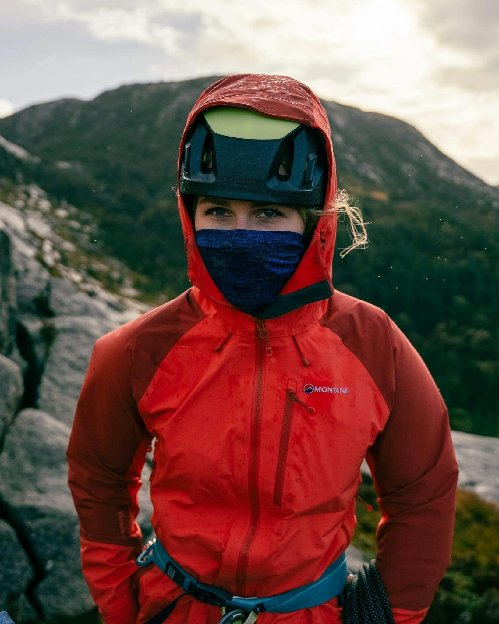 I en alder af bare 26 år bliver Emma Østergaard fra Højbjerg den yngste danske kvinde til at nå toppen af Mount Everest. 