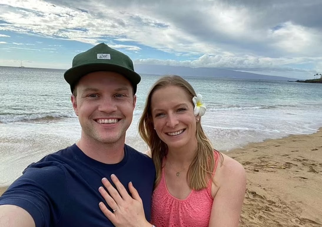 Elizabeth Webster og hendes mand Alexander Burckle tog i september 2021 på en snorkeltur sammen med 42 andre passagerer.