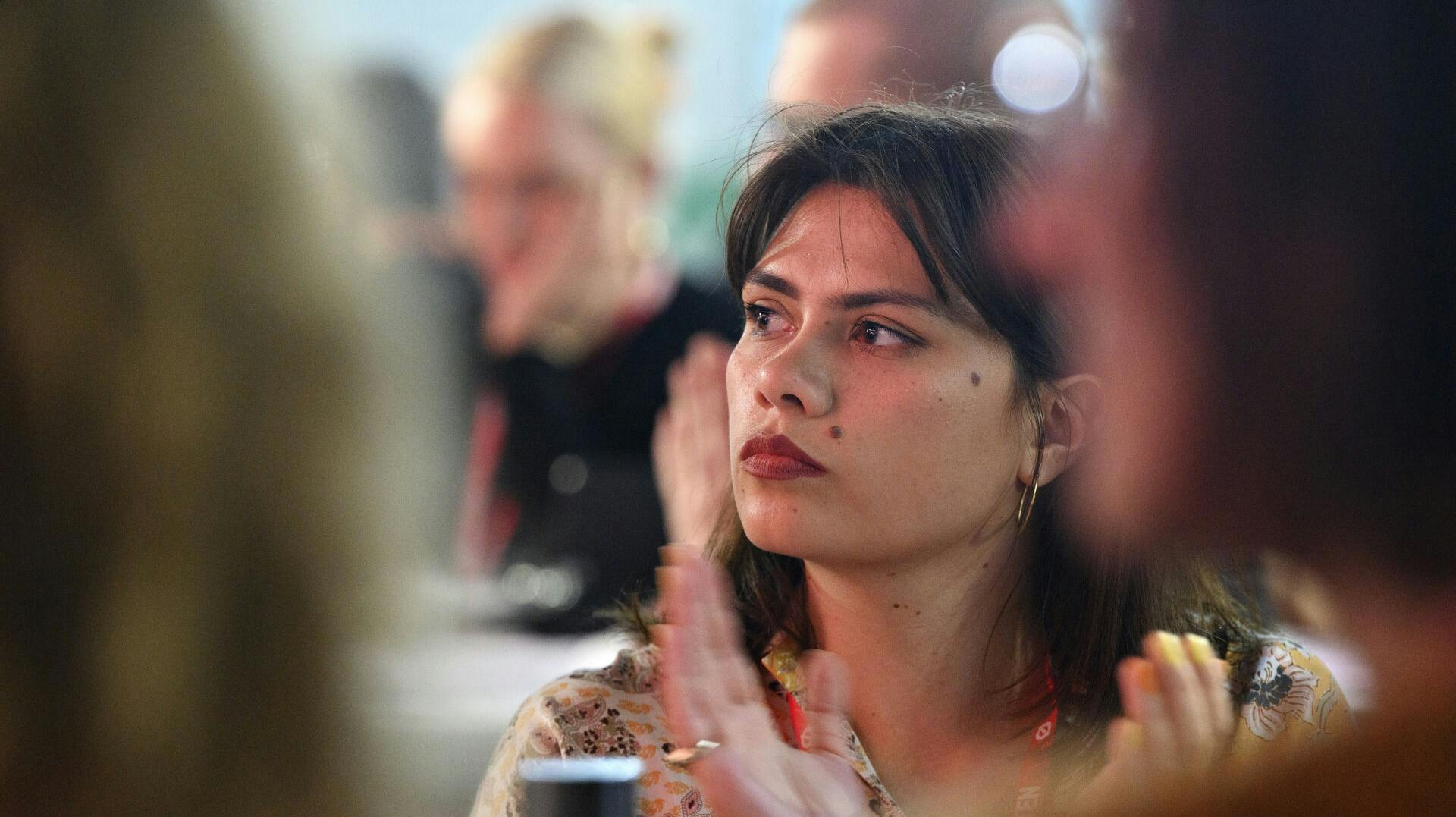 Sabrina Louise Christiansen fra Enhedslisten trak sig fra Frederiksberg Byråd i februar efter at have været sygemeldt med stress i en måned.