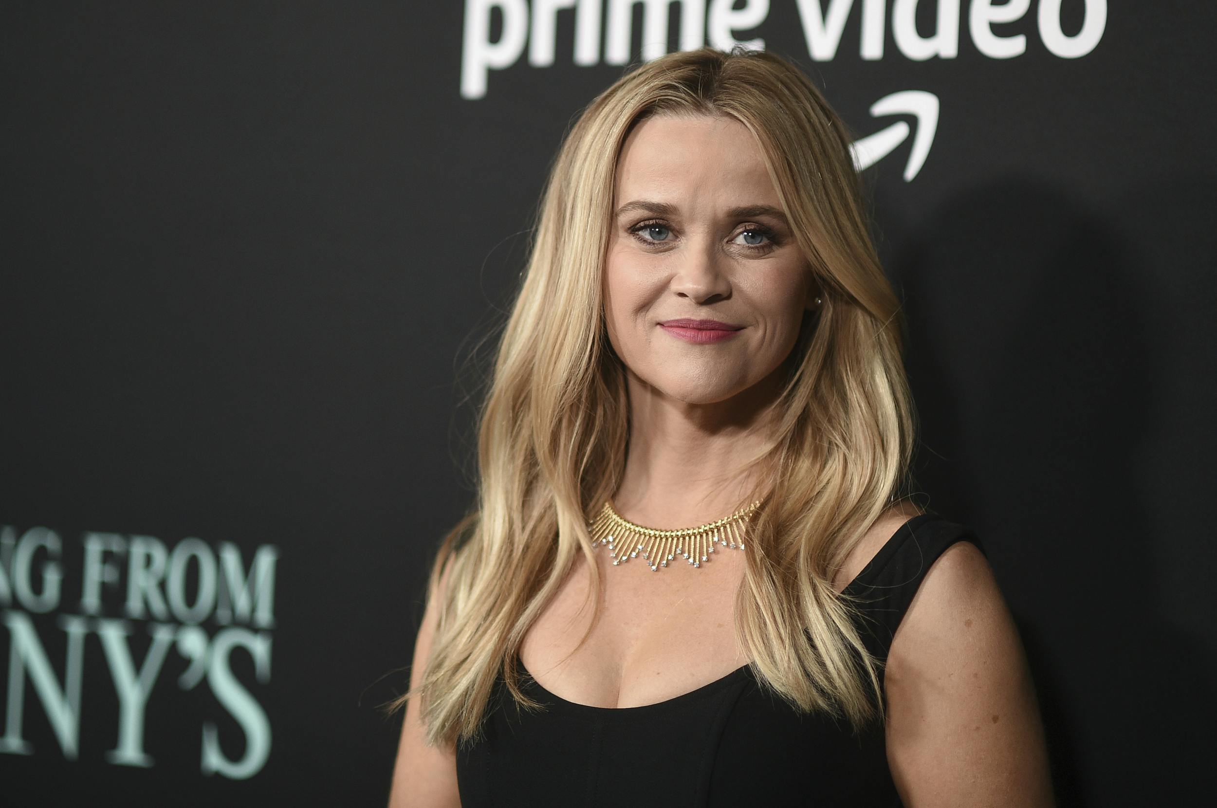 Reese Witherspoon har fredag meddelt, at hun skal skilles.

