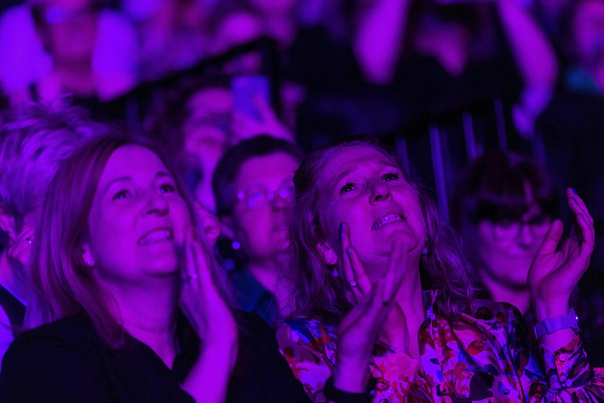 Publikum nød lørdag aften Thomas Helmigs rørende koncert i Royal Arena. 