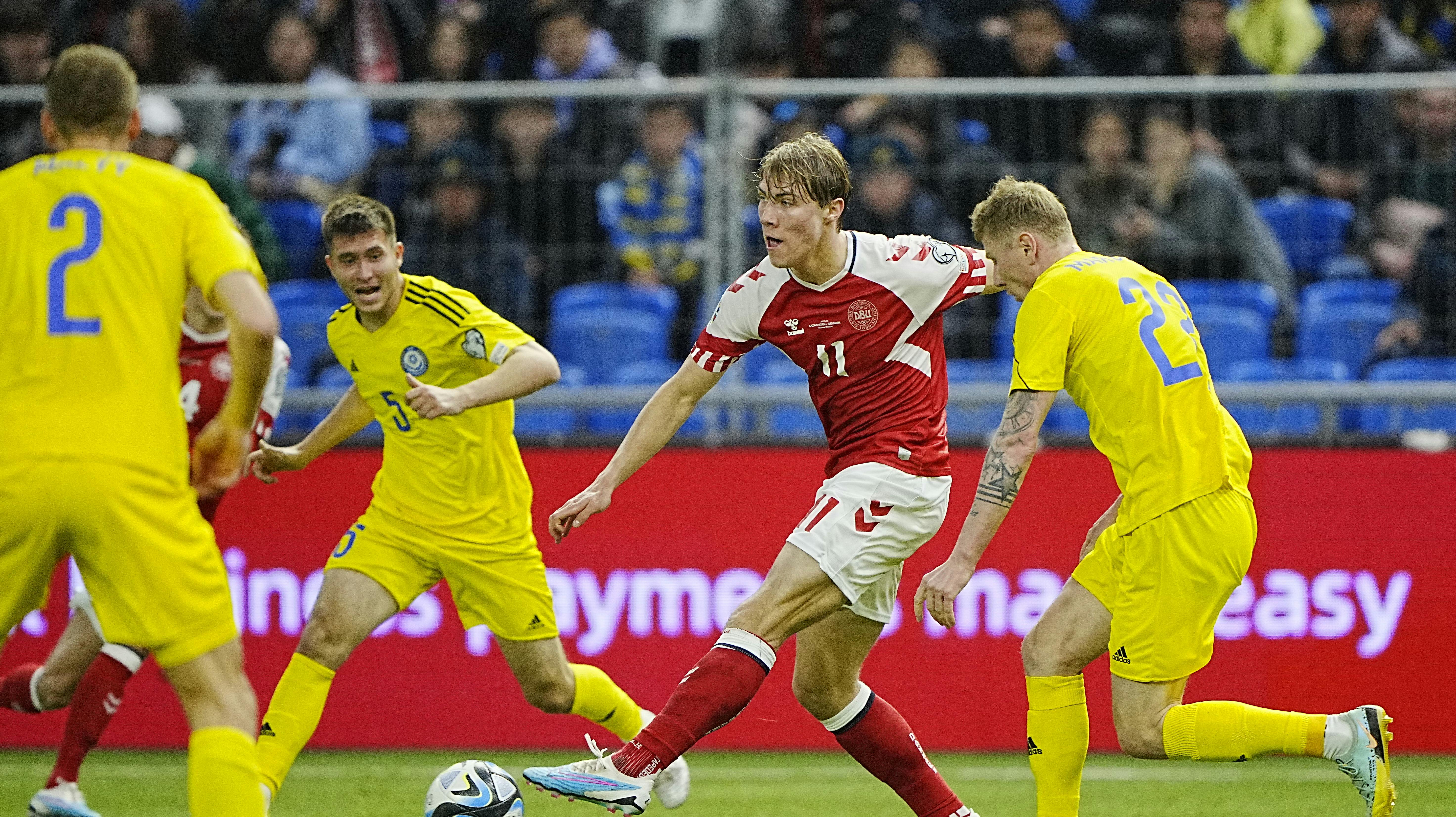 Rasmus Højlund scorede to gange i en skuffende dansk landskamp mopd Kasakhstan.