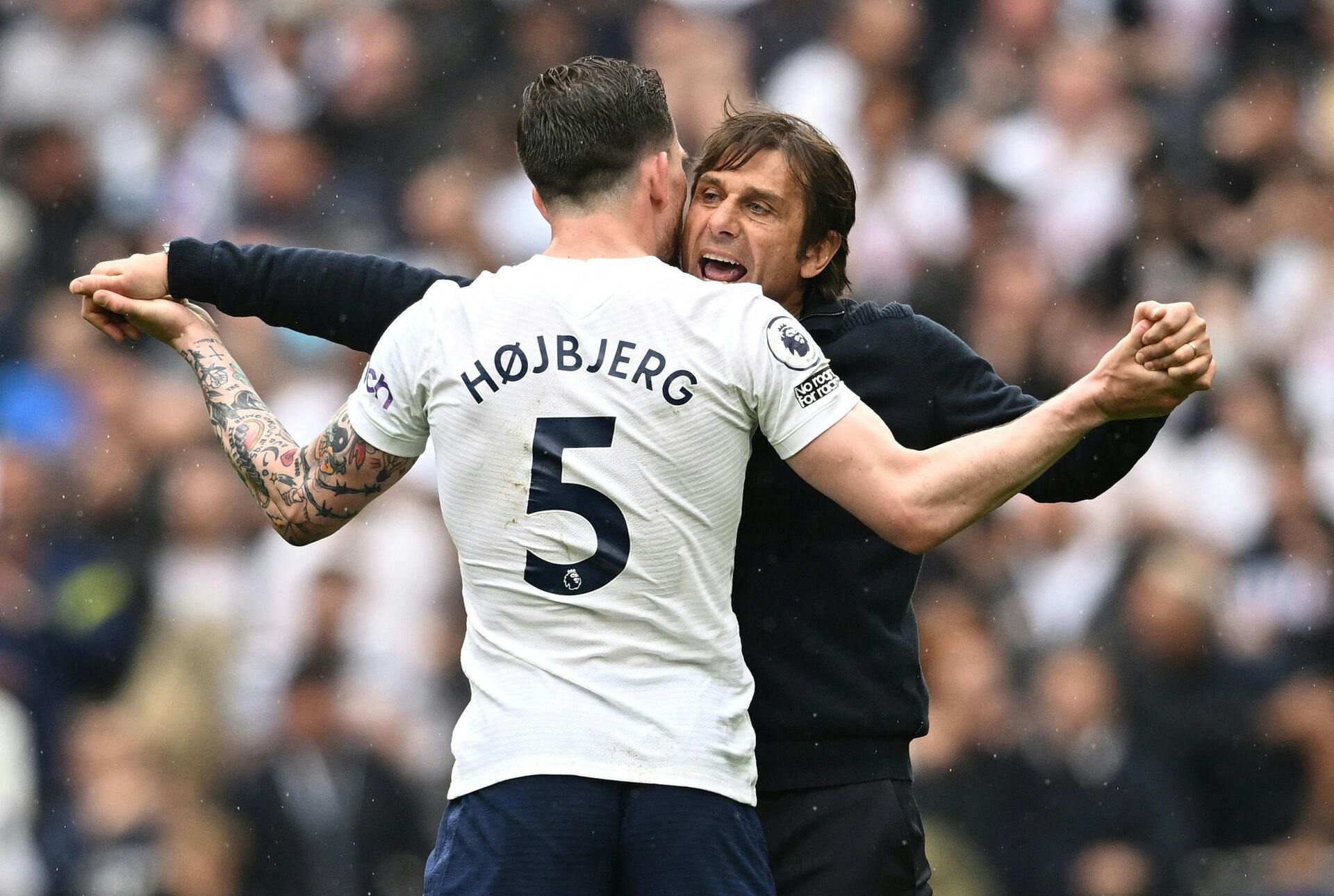 Pierre-Emile Højbjerg skal have ny træner. Tottenham og Antonio Conte går nemlig hver til sit. nbsp;