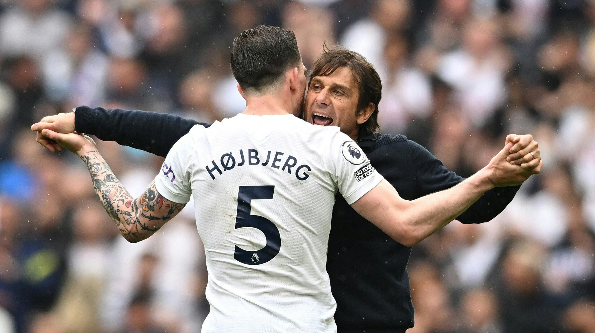 Pierre-Emile Højbjerg skal have ny træner. Tottenham og Antonio Conte går nemlig hver til sit. nbsp;