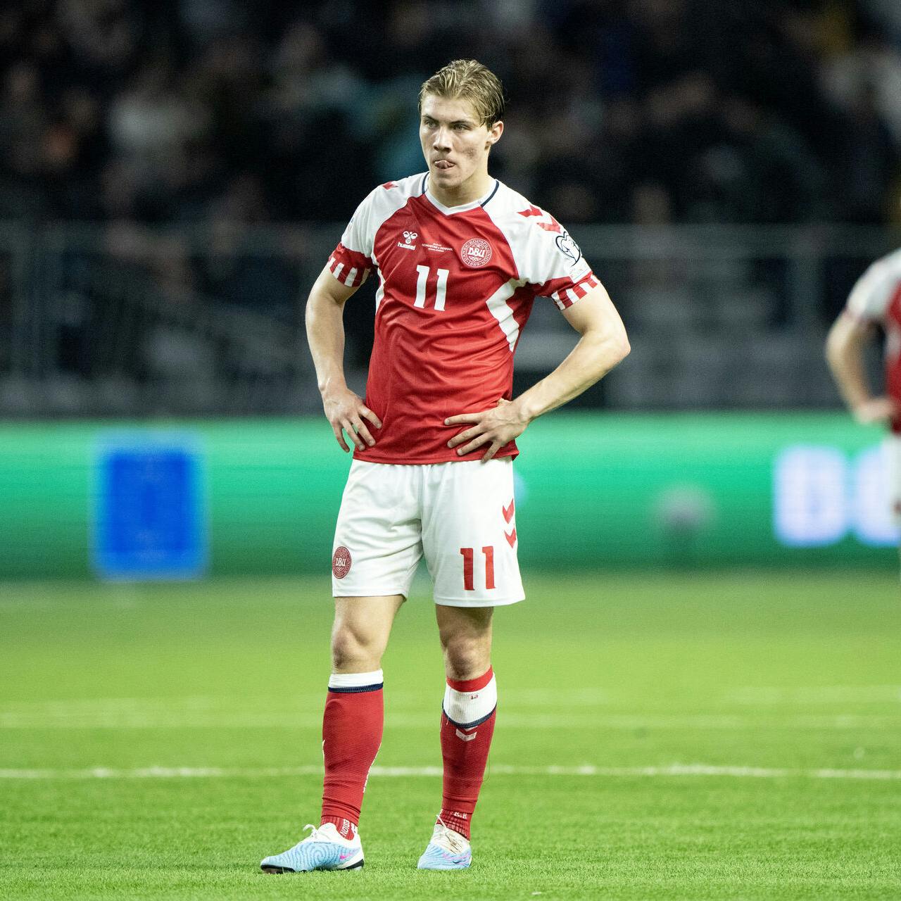 Rasmus Højlund scorede imponerende fem mål for Danmark på to kampe. Alligevel kan angriberen ikke rigtig nyde det. 