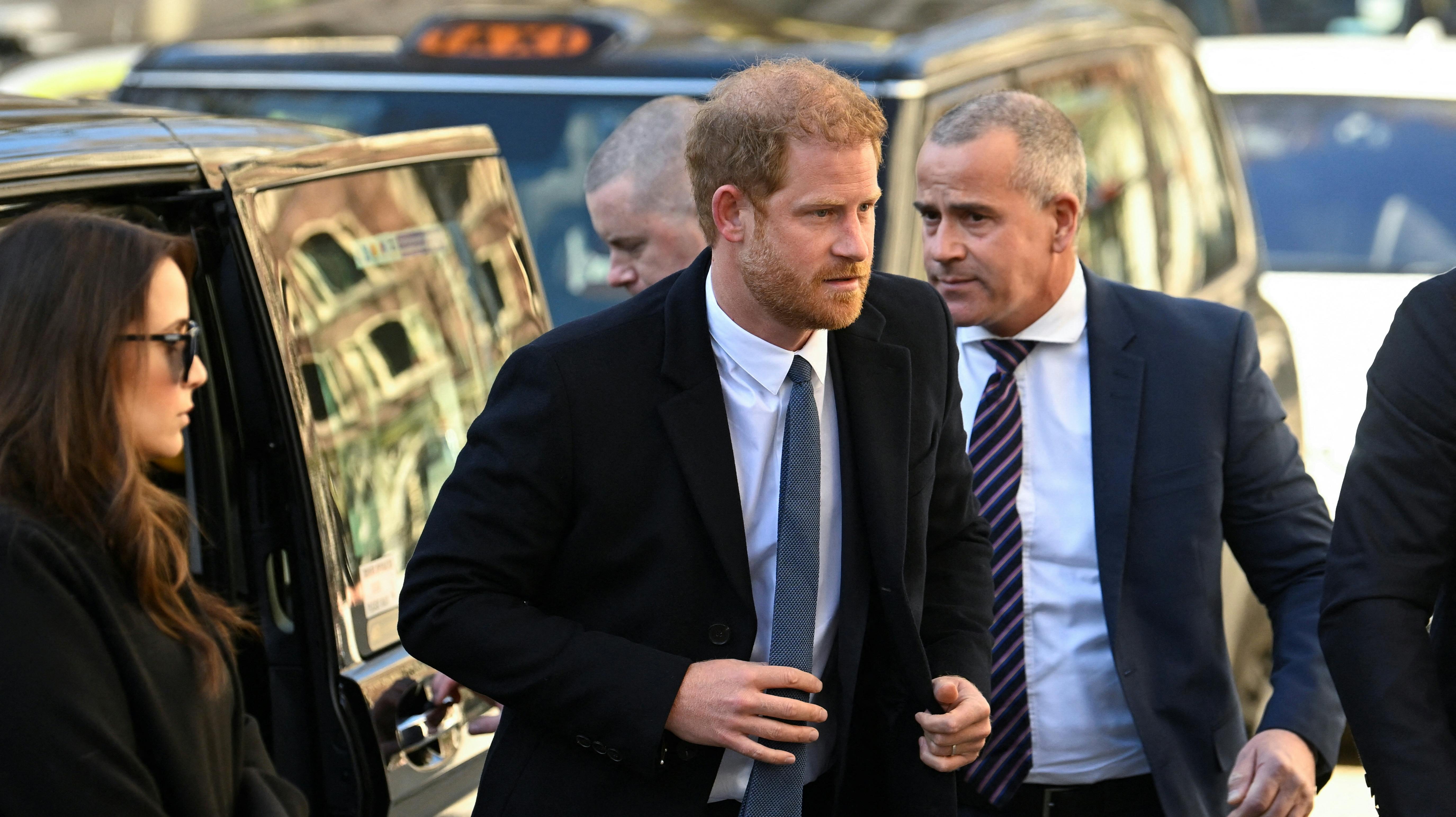 Sammen med flere kendisser hiver prins Harry et medieselskab i retten for krænkelse af privatlivets fred. nbsp;