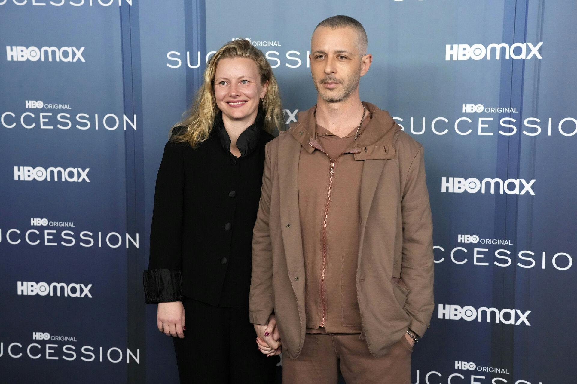 Jeremy Strong (th.) med hustruen Emma Wall. De har været gift siden 2016.