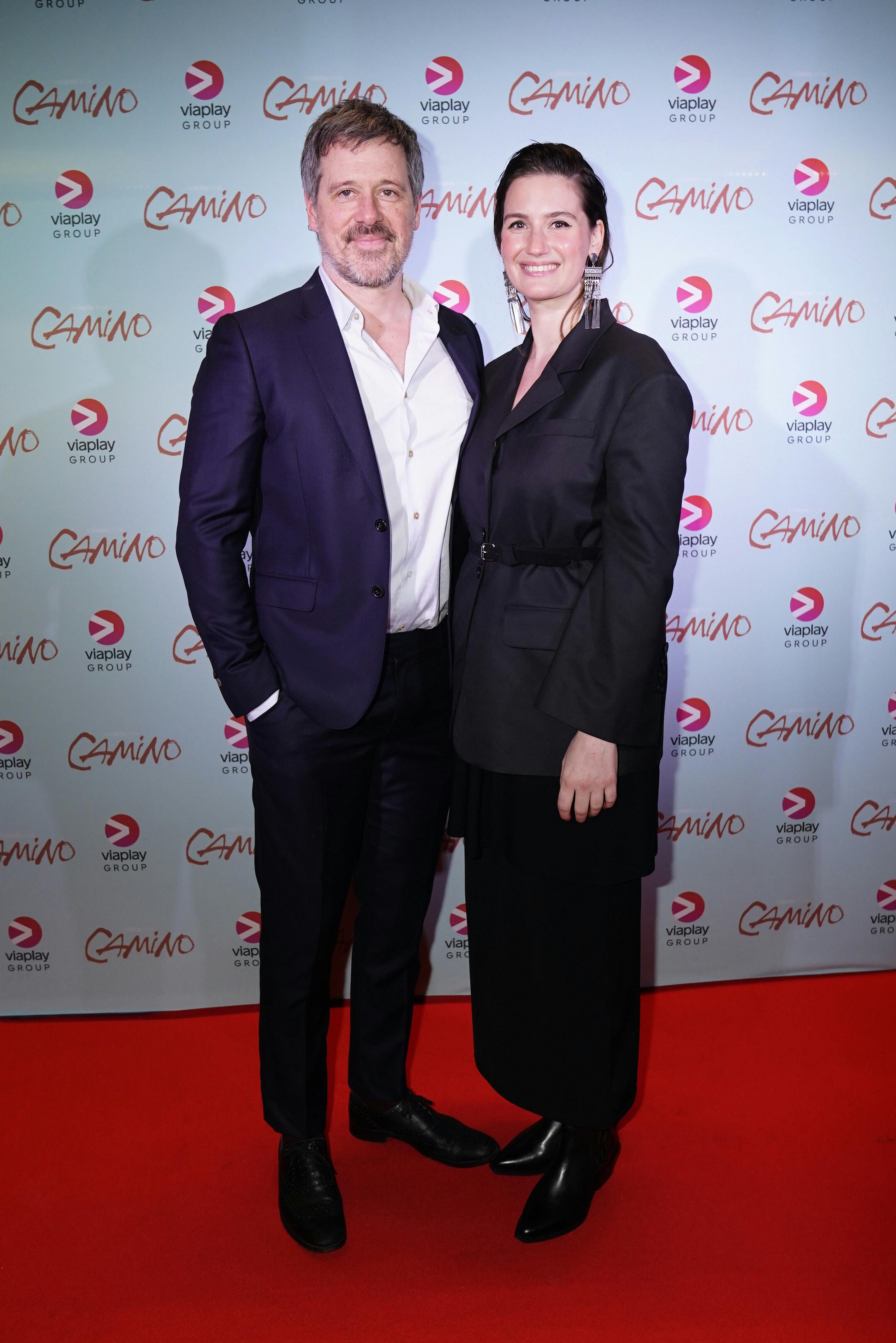 Danica Curcic fejrede premieren på "Camino" sammen med sin mand Darren Pettie.
