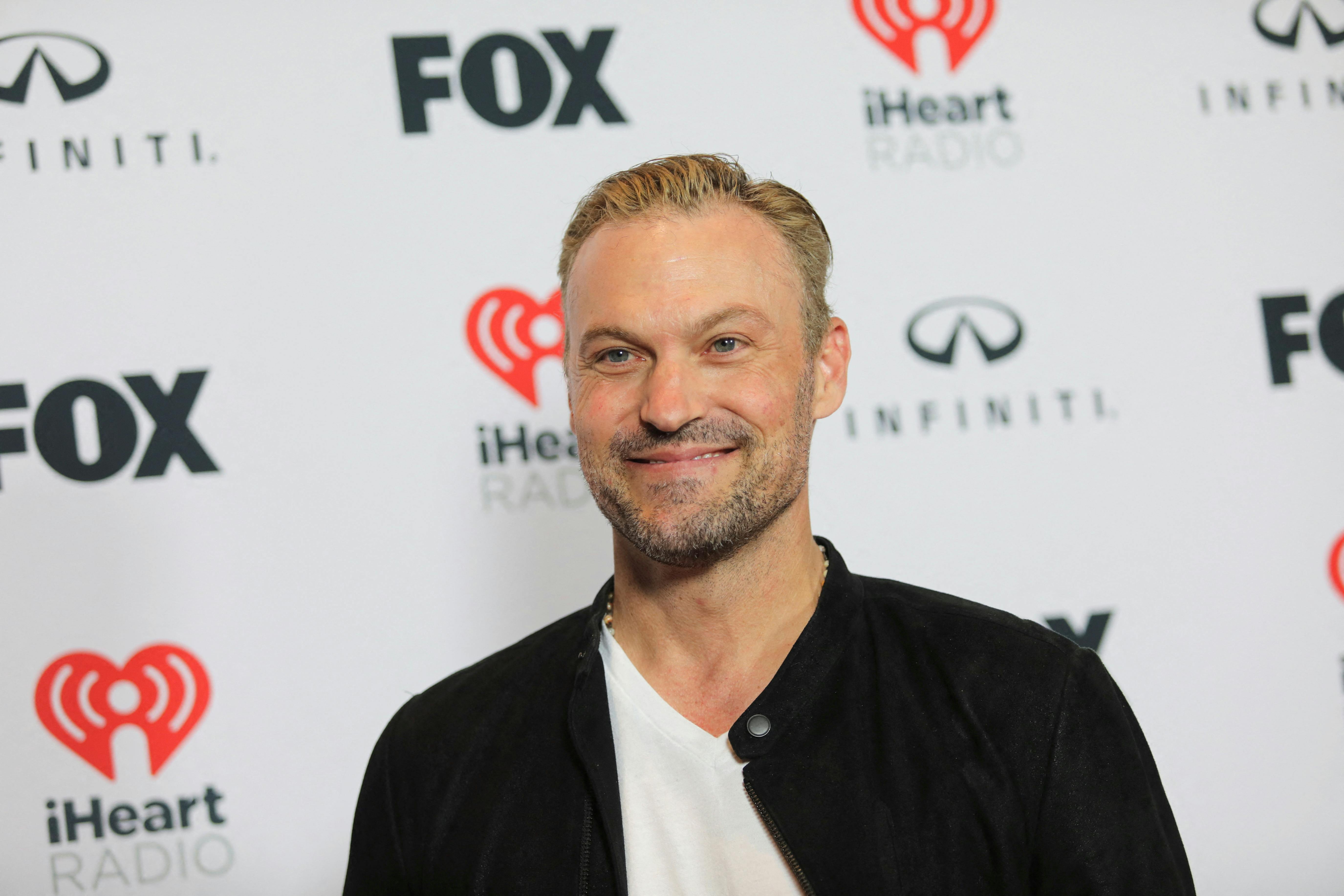 49-årige Brian Austin Green fremviste sin nye frits med et smil. 