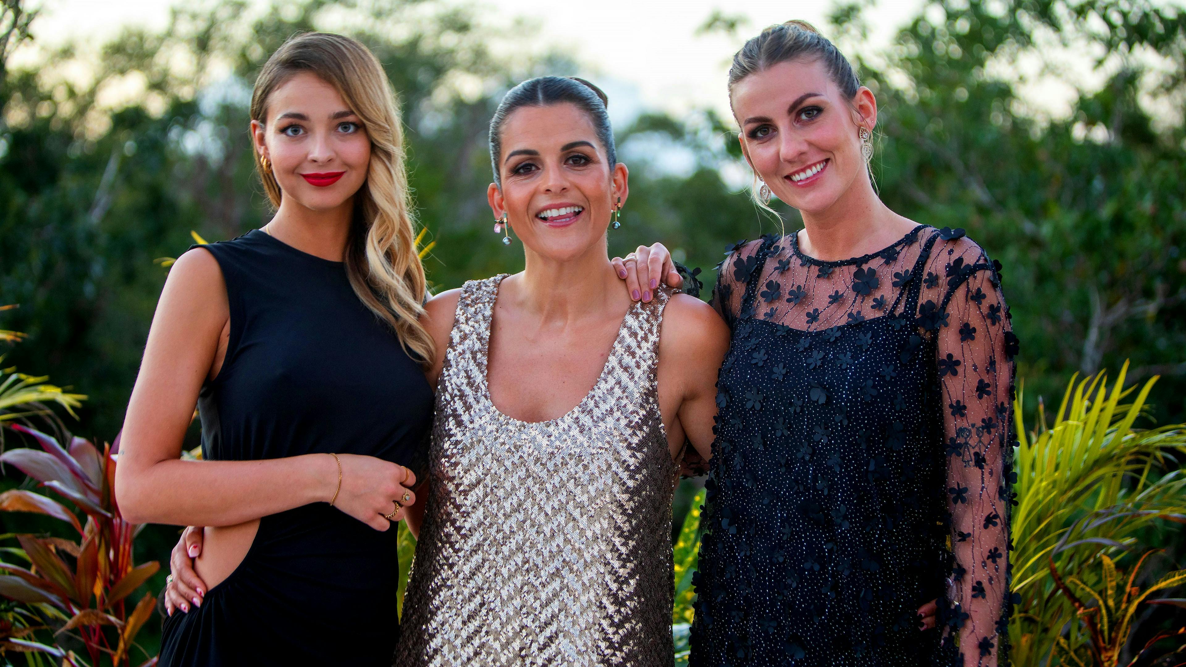 Petra Nagel er igen vært, når "Bachelor" går i luften med omvendt fortegn. "Bachelorette" har Julie Kriegler (til venstre) og tidligere deltager Mette Sommer i spidsen.
