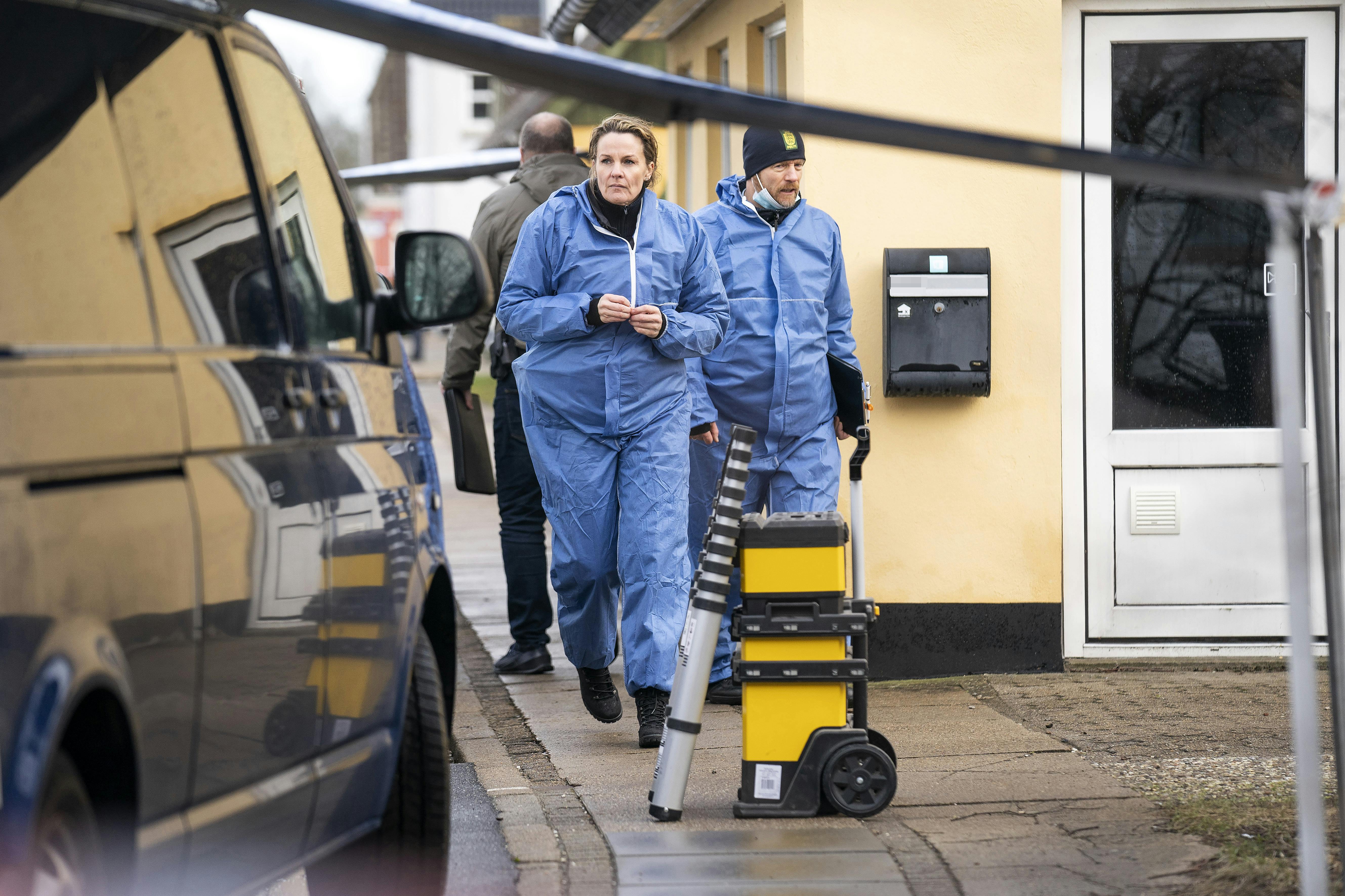 Det var også her ved huset i Flauenskjold, at politiet fandt den eftersøgte bil.&nbsp;
