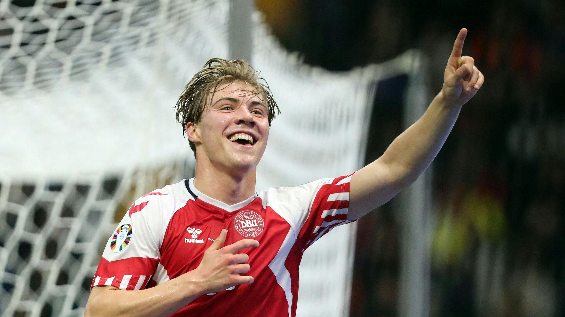 Rasmus Højlund er Danmarks nye fodbolddarling.