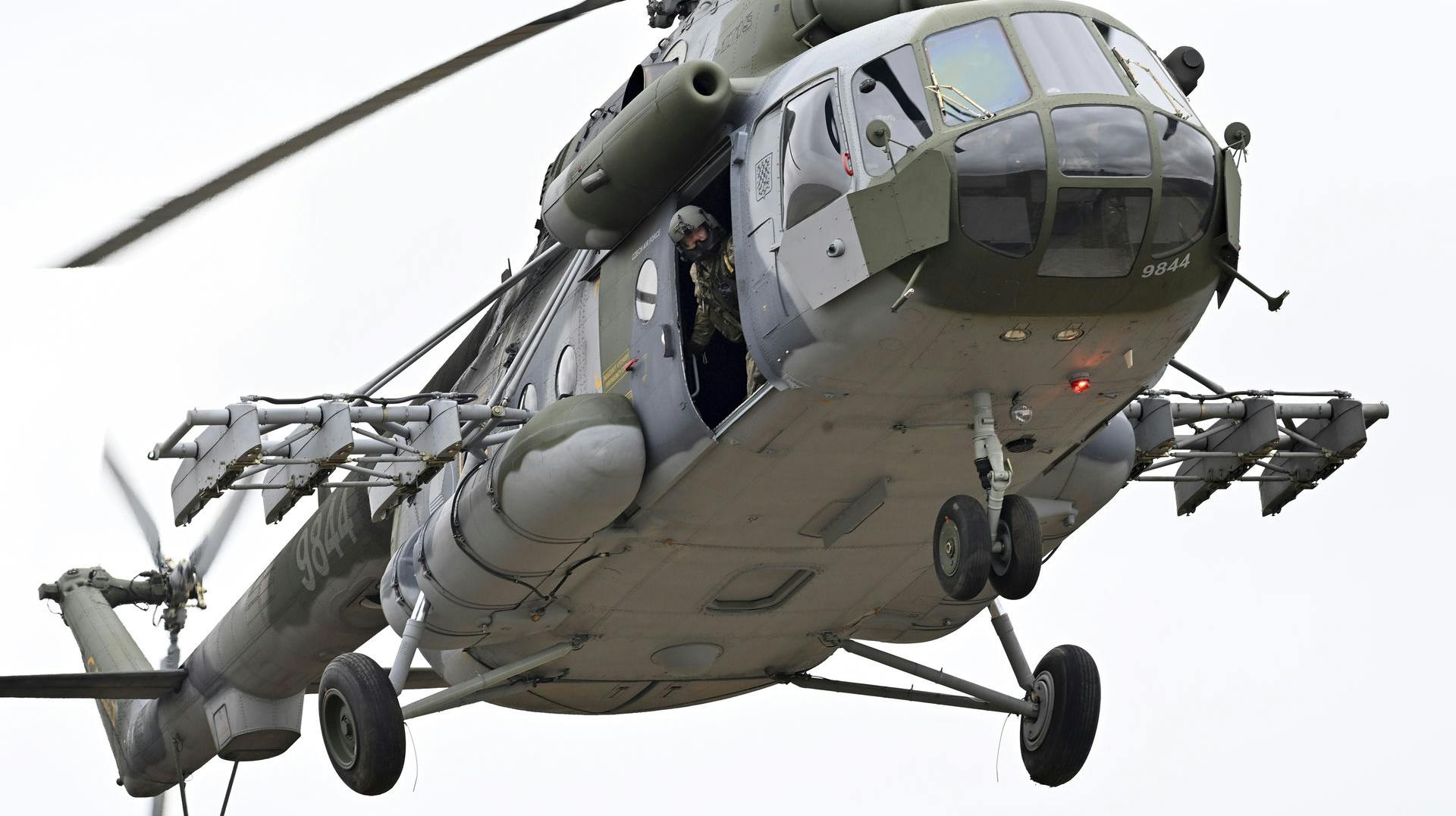To helikoptere fra USA's hær kolliderer under øvelse.