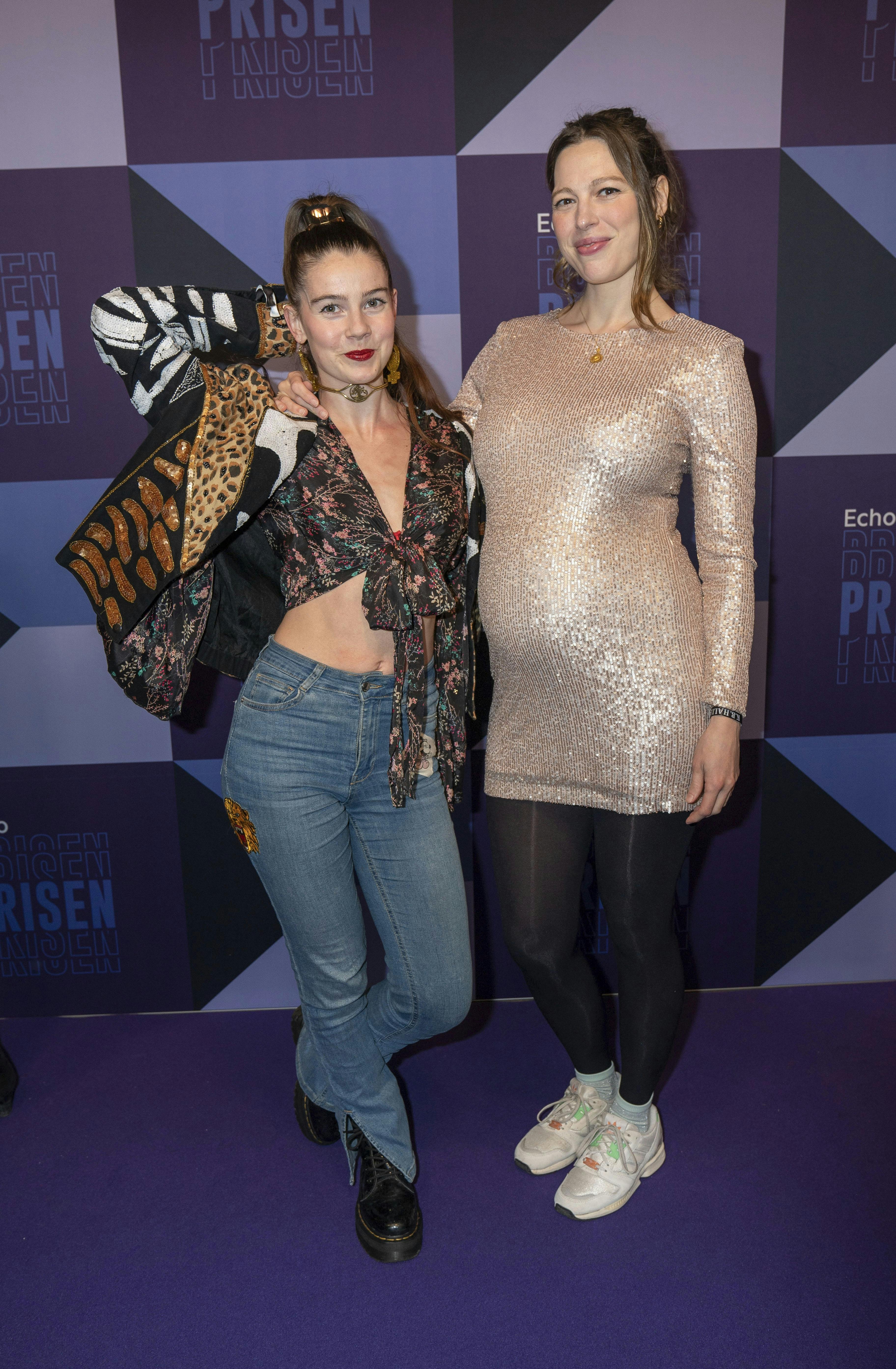 Coco Hjardemaal og gravide Rebecca Rønde Kiilerich kender blandt andet hinanden fra "Dansegarderoben". Torsdag aften troppede de sammen op til EchoPrisen.