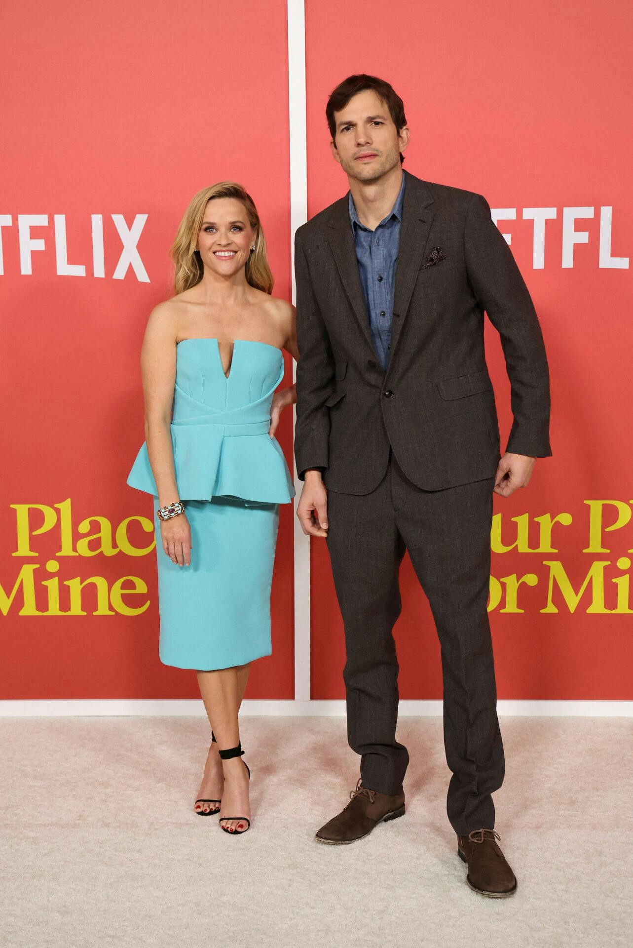 Reese Witherspoon kan lige nu opleves i Netflix-filmen "Your Place Or Mine?", hvor hun spiller overfor Ashton Kutcher.
