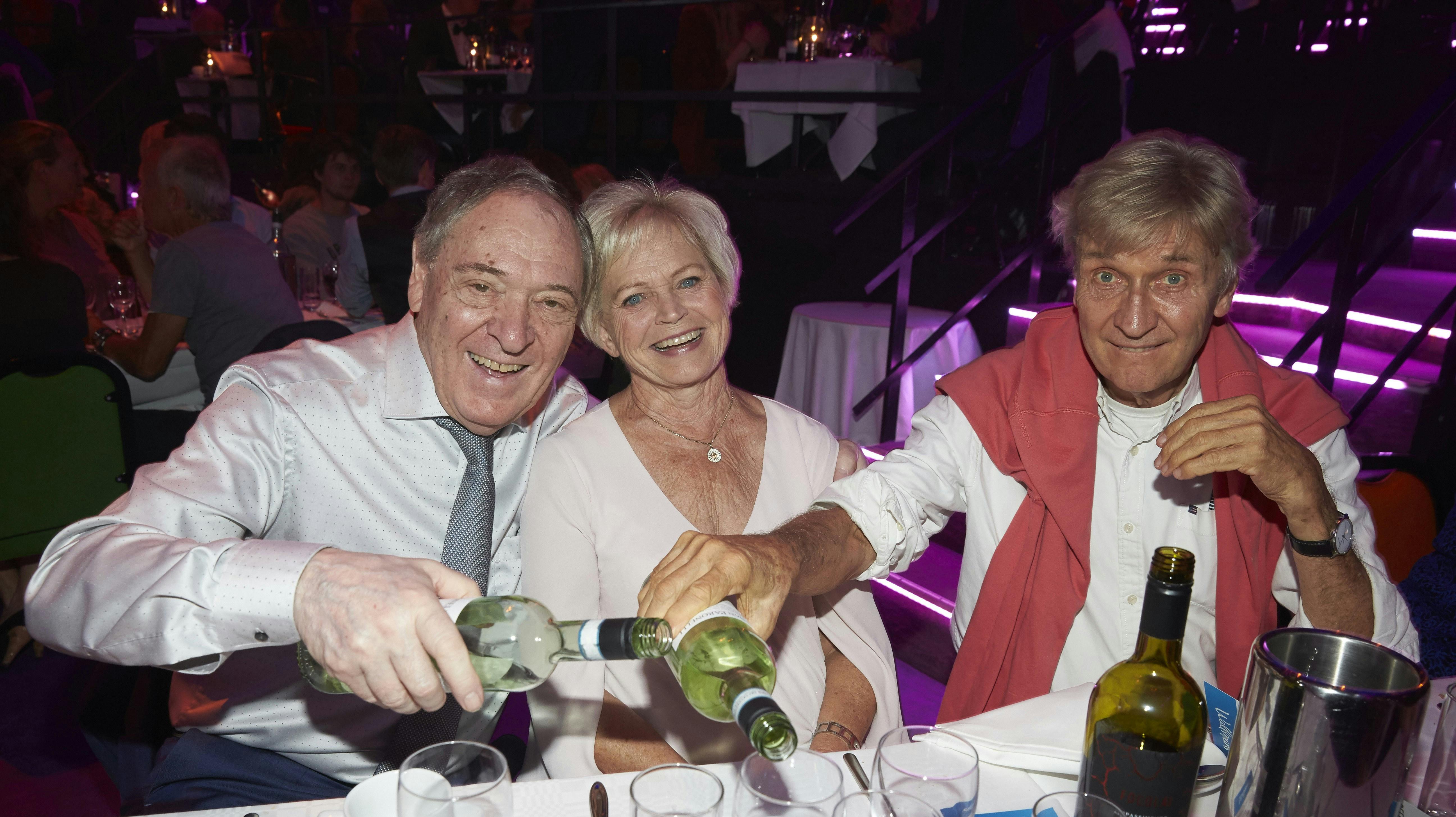Billedet her er fra Wallmans i 2018, hvor Dario Campeotto sidder i festligt lag med Hilda Heick og Jørgen de Mylius.