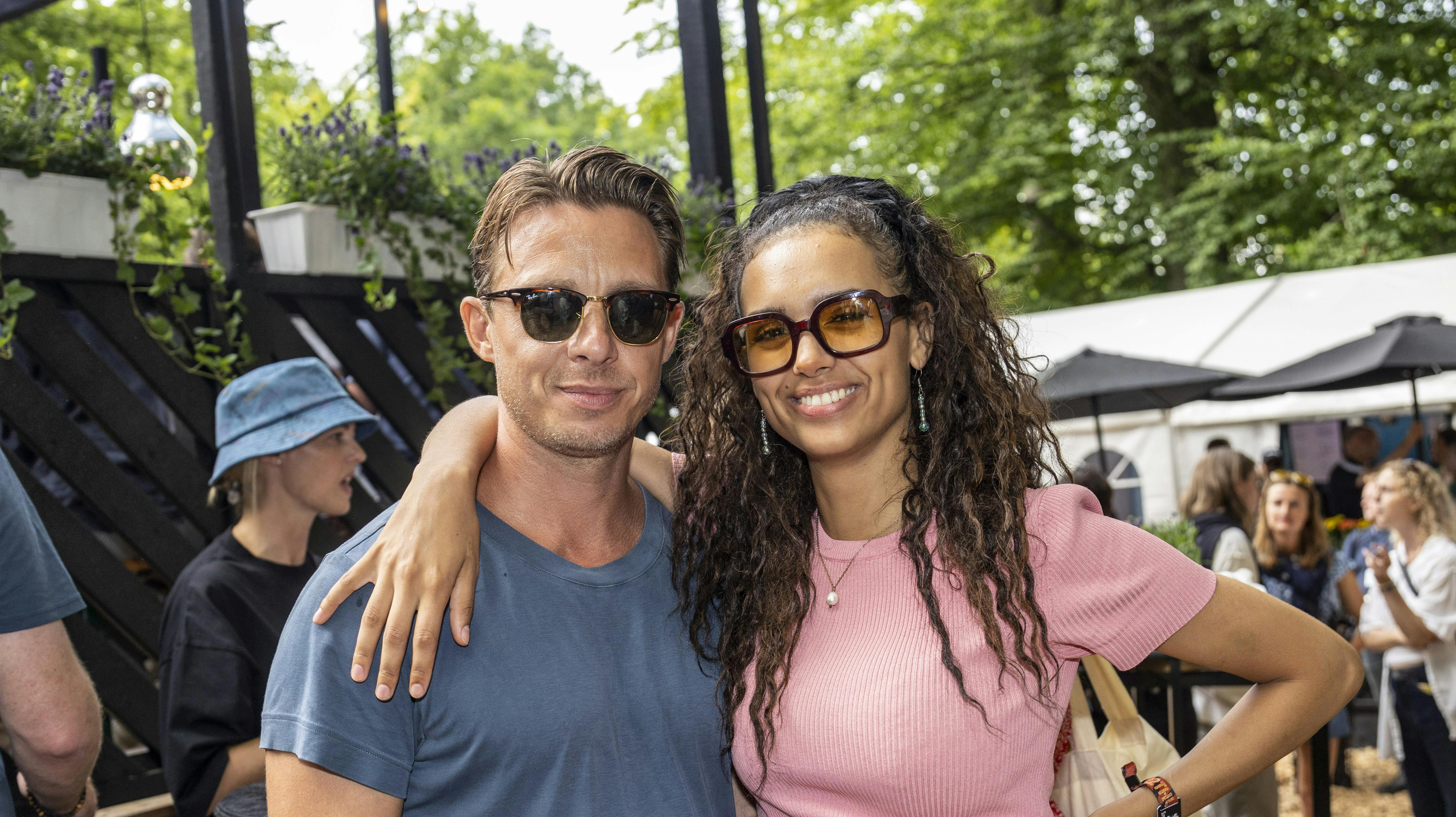 Jasmin Dahl med sin kæreste Johannes Lassen.