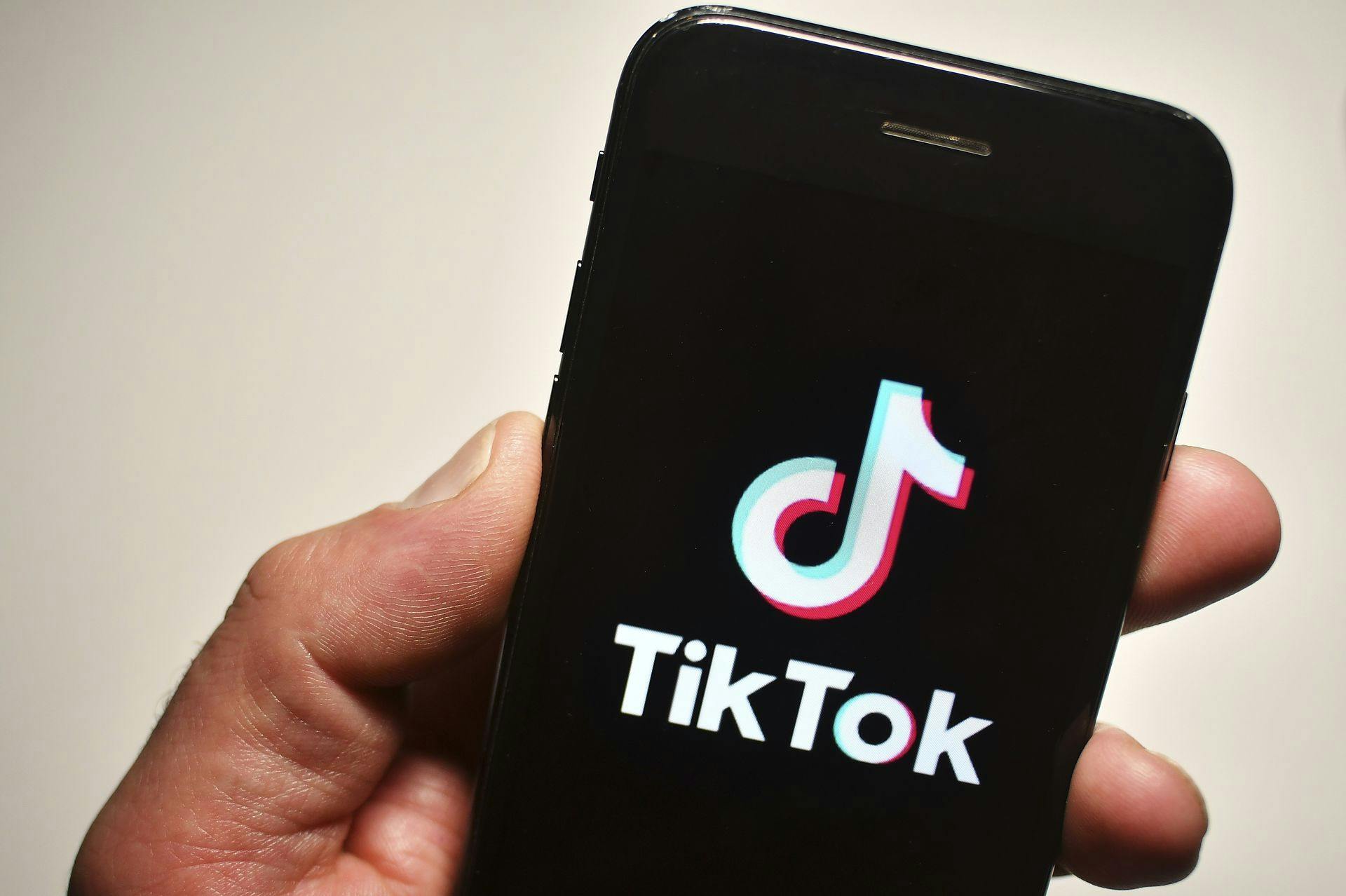 Australien bandlyser TikTok på statsudstedte telefoner. Det er for eksempel embedsmænds arbejdstelefoner.