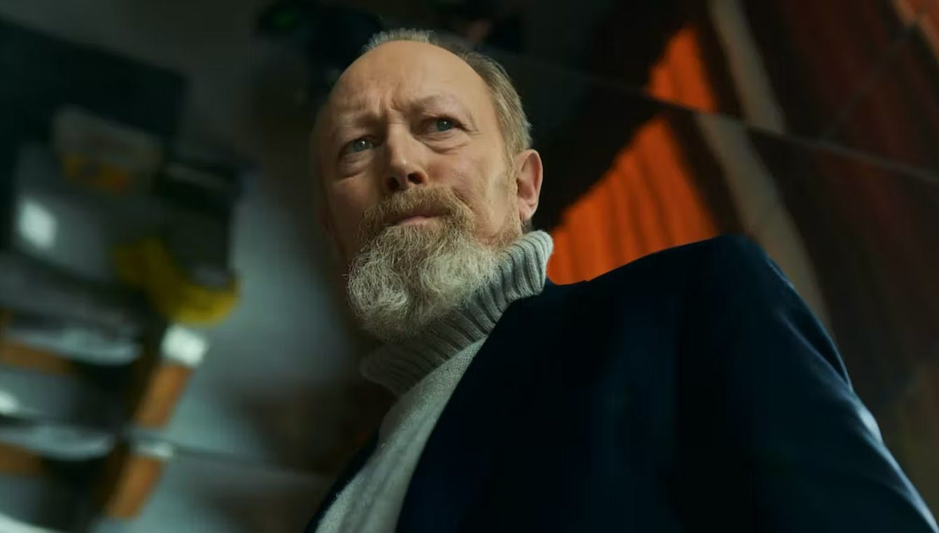 Lars Mikkelsen som Holger Lang i Forhøret.