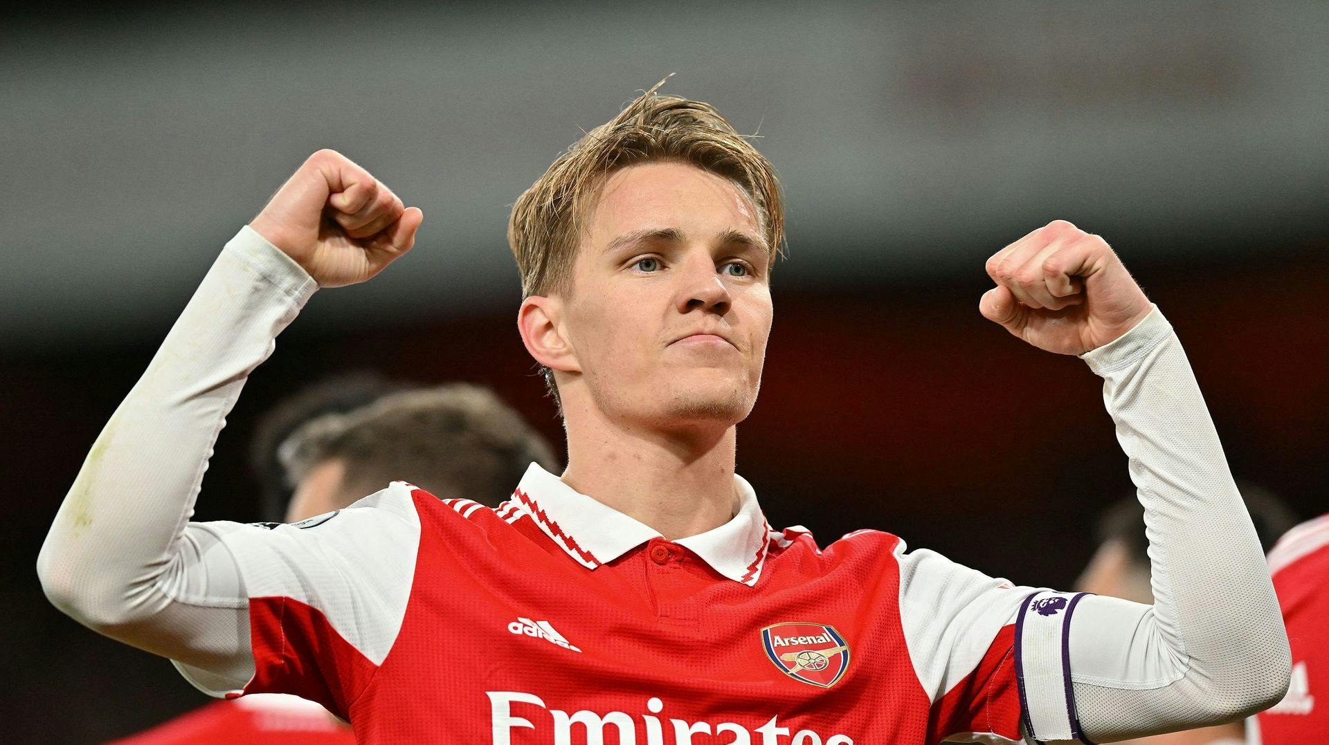 Hvis man håber på at se norske Martin Ødegaard løfte Premier League-trofæet på Emirates Stadium i denne sæson, kan man ende med at skulle smide rigtig mange penge afsted efter en billet.