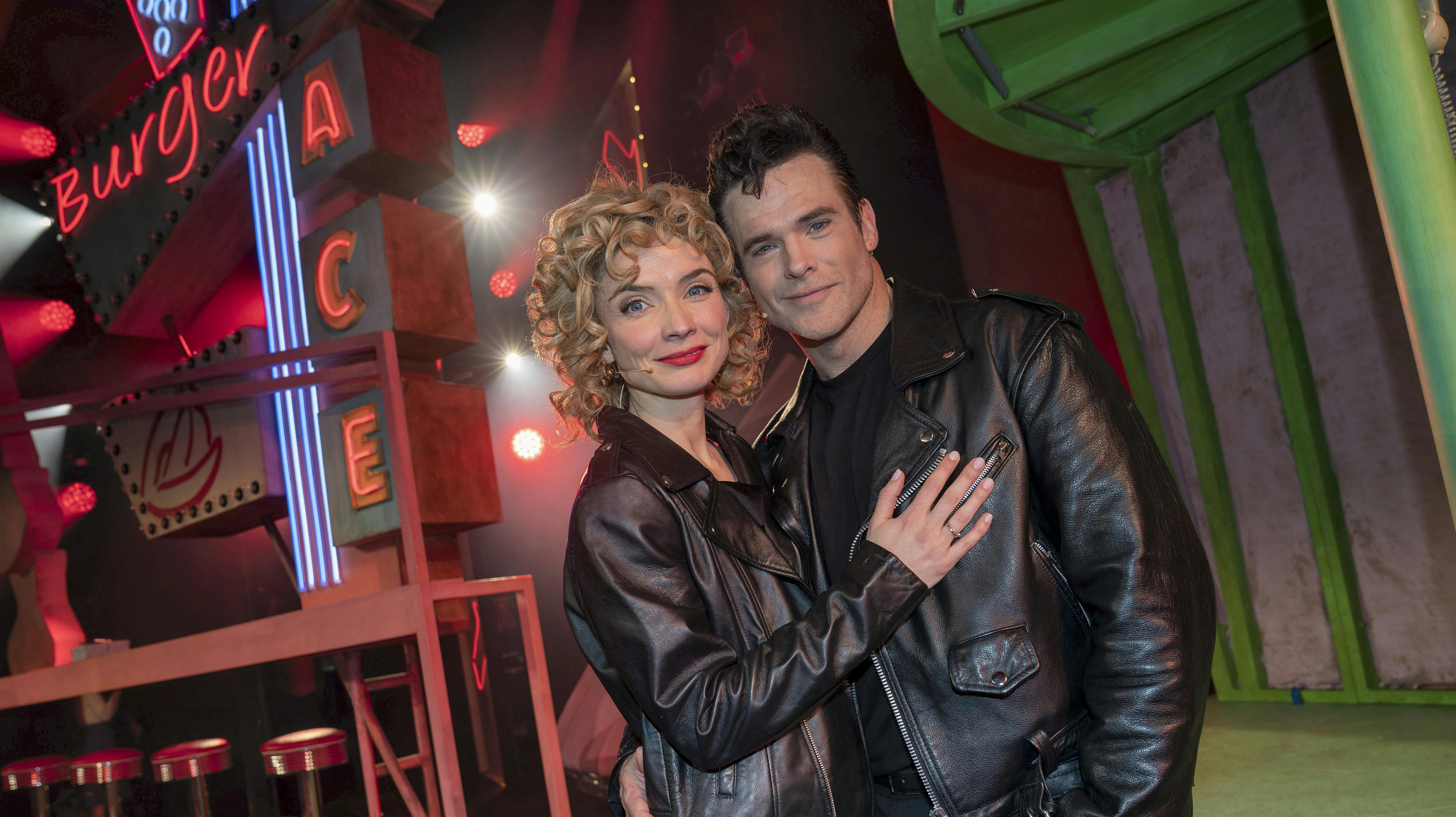 Silas Holst er ude af "Grease" det næste stykke tid.