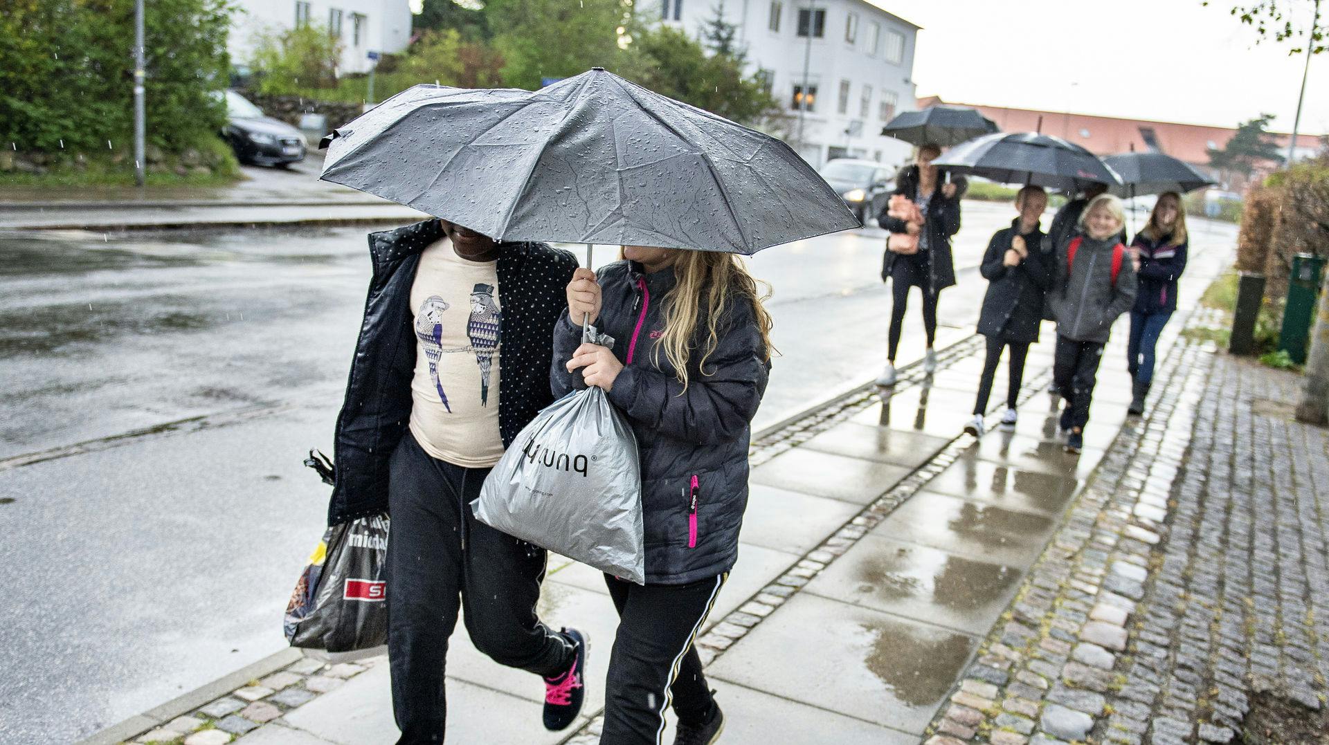 Der er udsigt til en våd uge for især vestjyderne. nbsp;