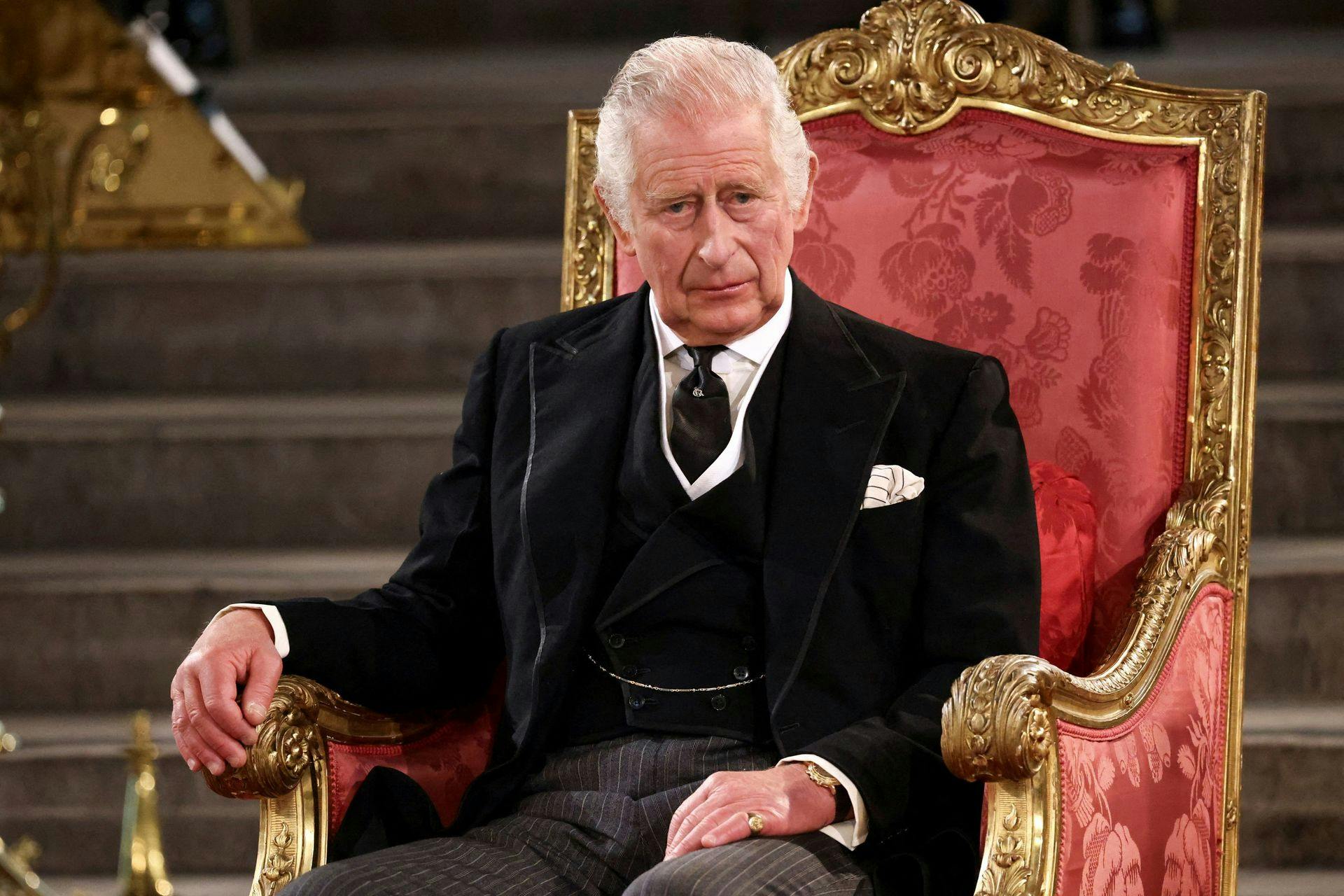 Charles og hans hustru, Camilla, bliver formelt kronet ved en stor ceremoni i Londons Westminster Abbey 6. maj.