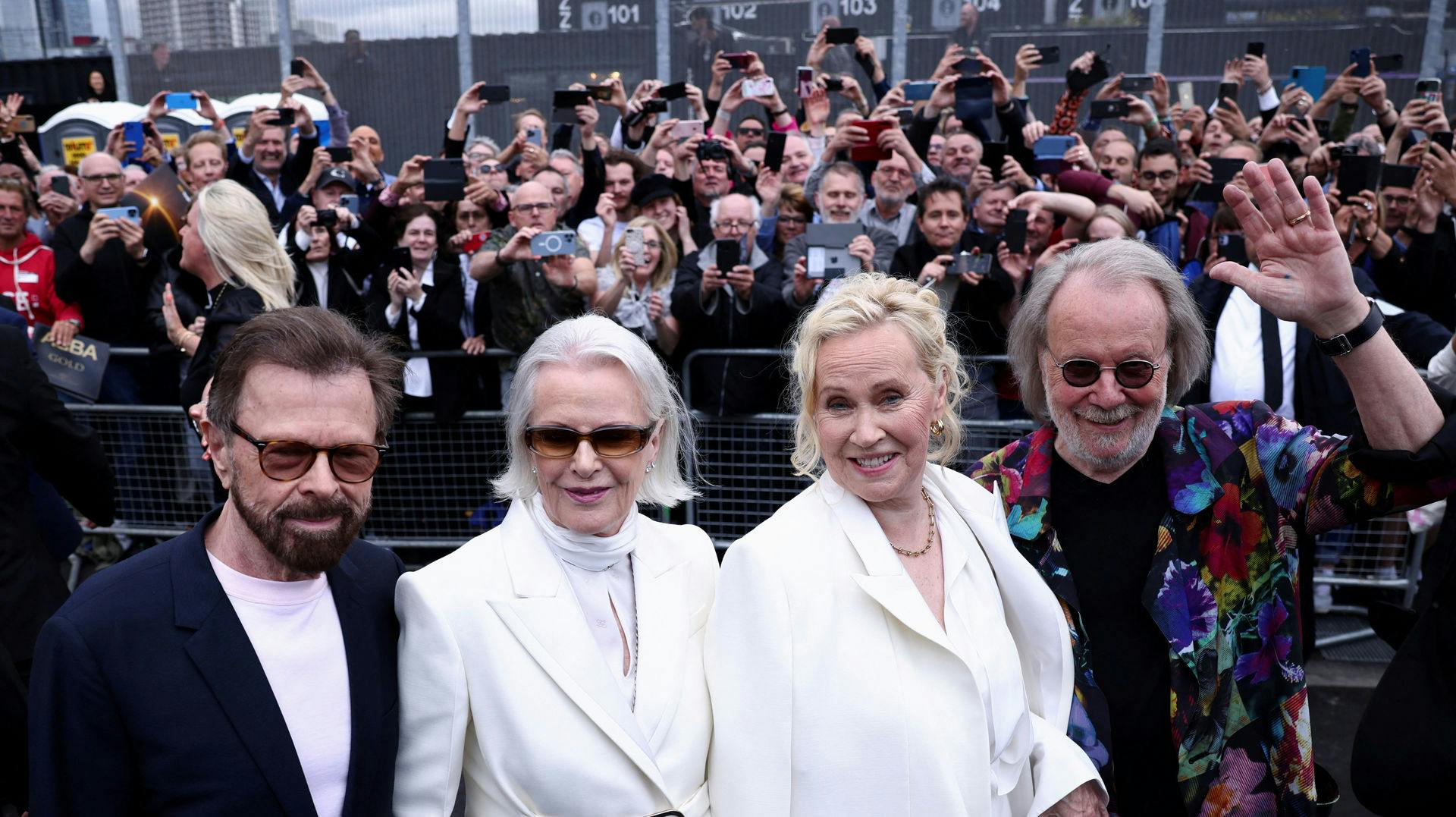 Den svenske pop-gruppe har nu mistet et bandmedlem. 