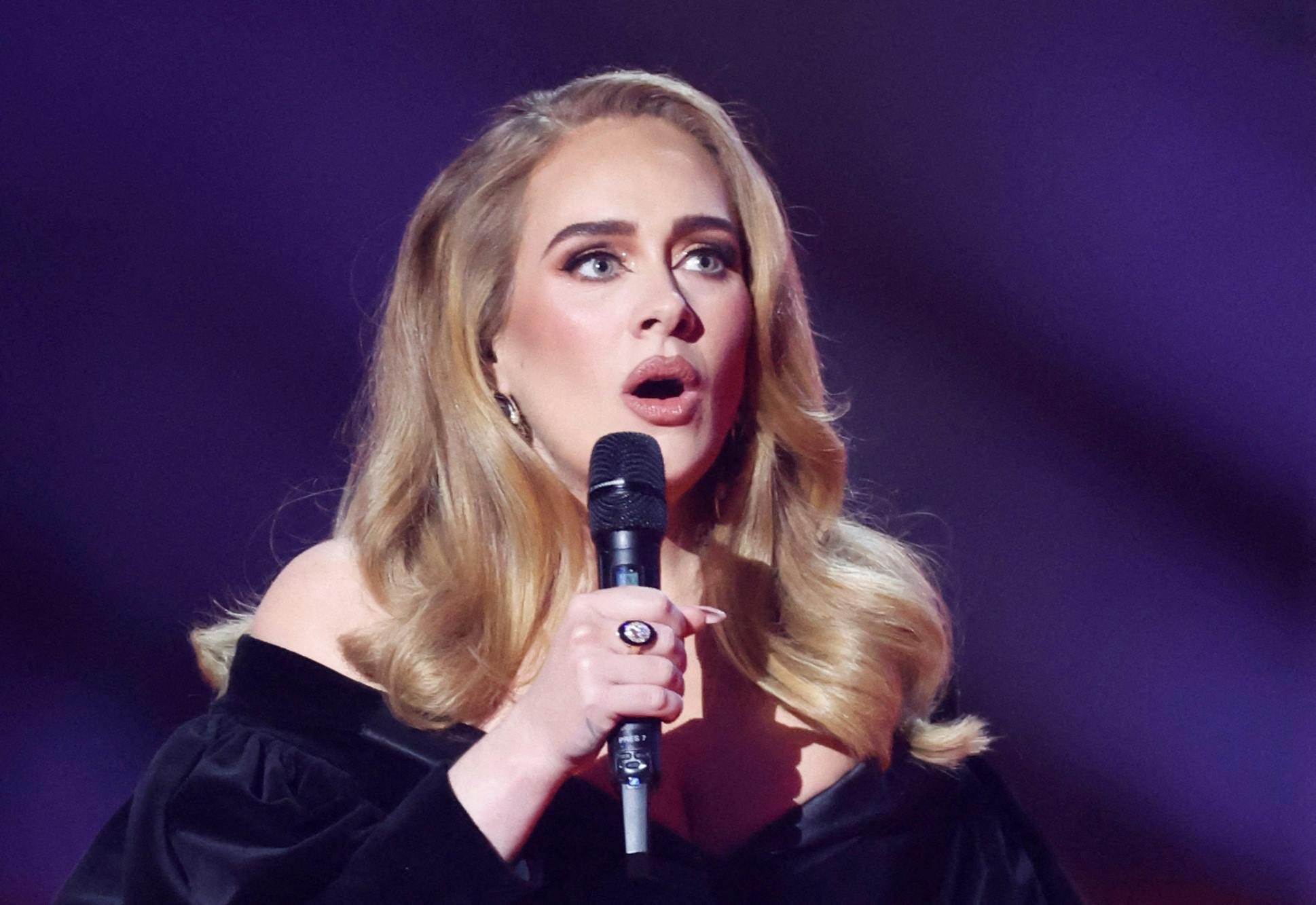 Adele lovede sine fans yderligere 34 Vegas-shows i år - måske har hun nye sange med næste gang hun træder op på scenen allerede i juni?&nbsp;