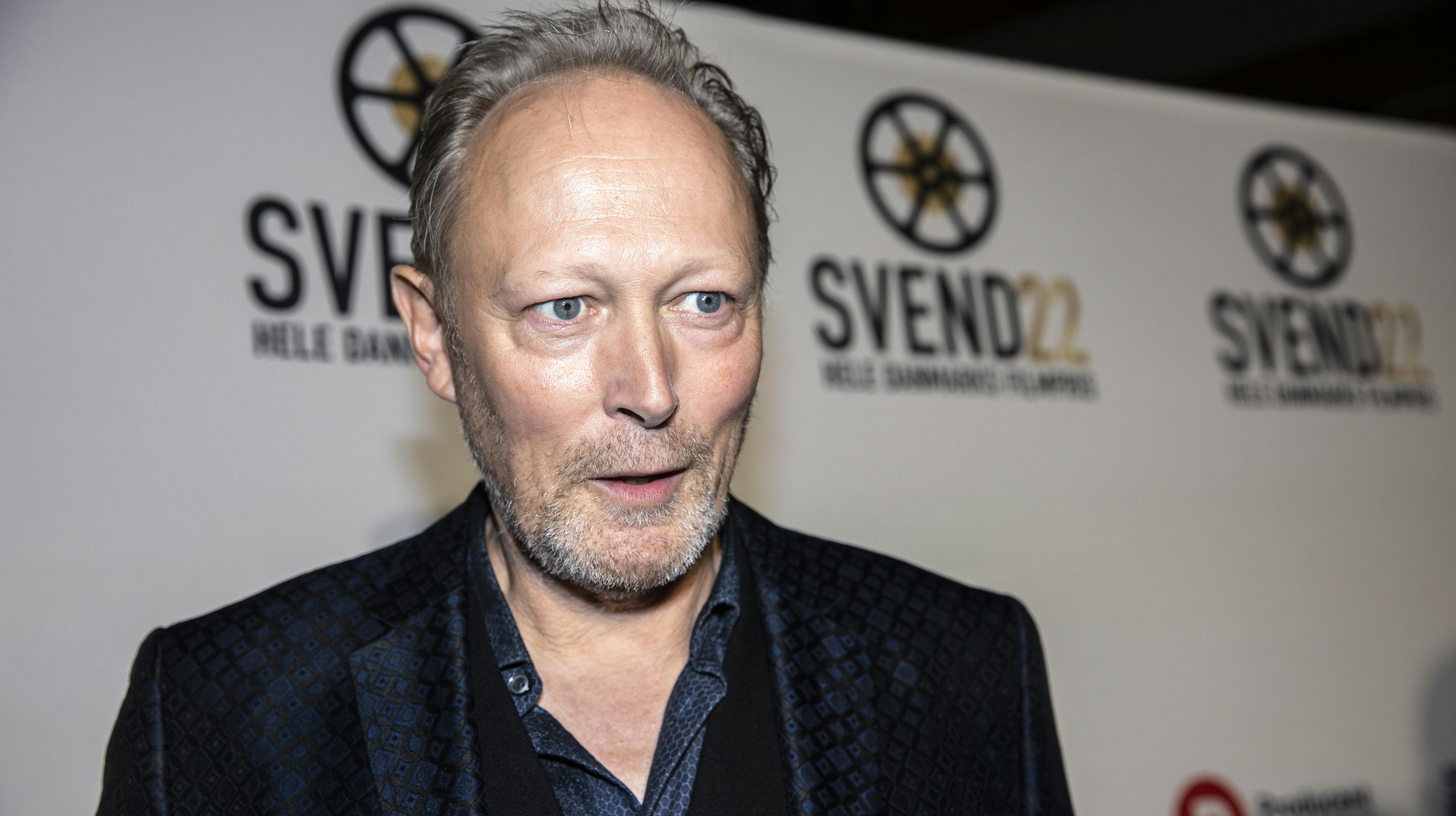 Lars Mikkelsen har aldrig lavet en eneste reklame hele sin skuespillerkarriere, mens hans bror har tjent styrtende på at gå den kommercielle vej. 
