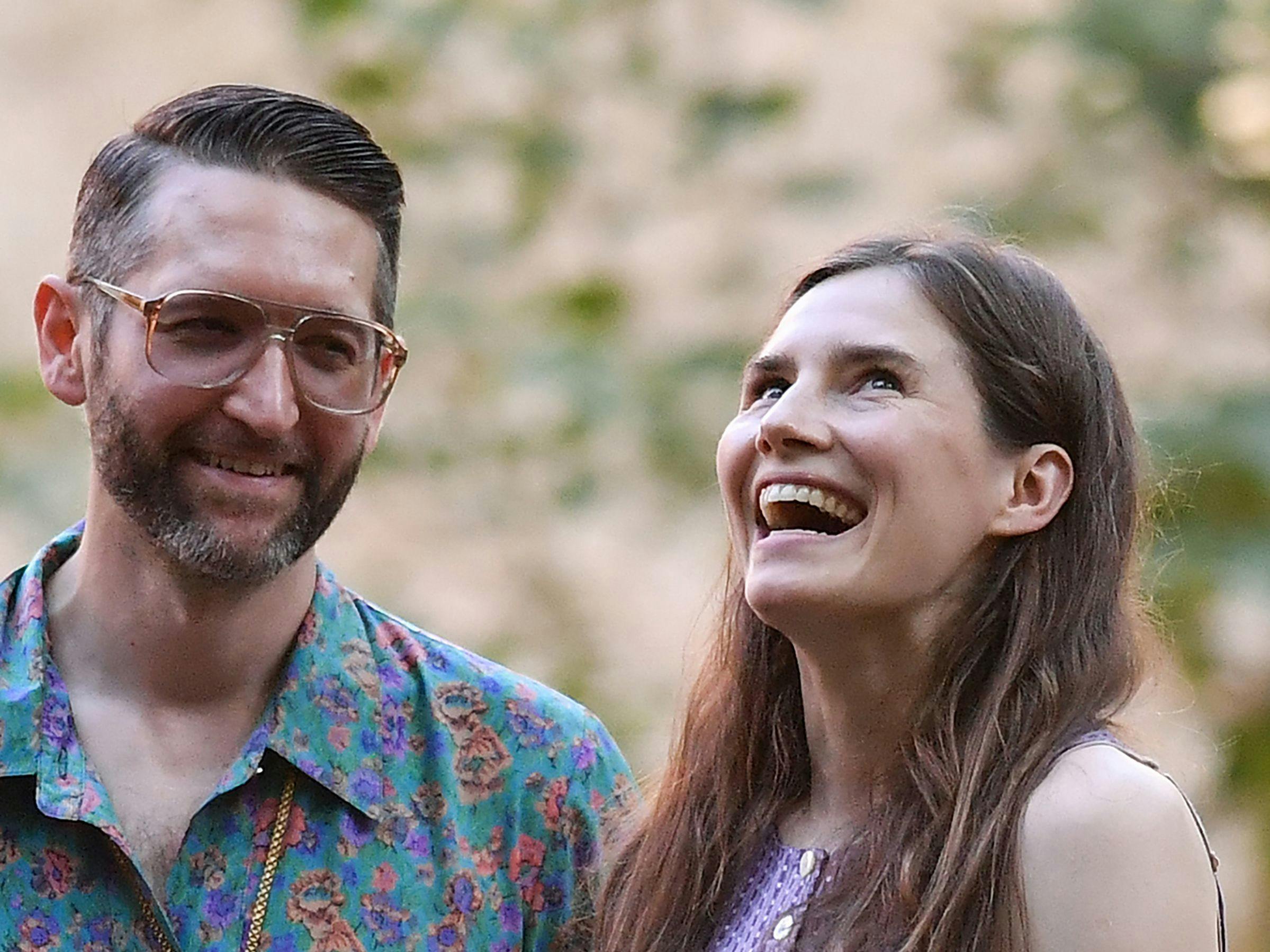 Amanda Knox blev i februar 2020 gift med forfatter Christopher Robinson.
