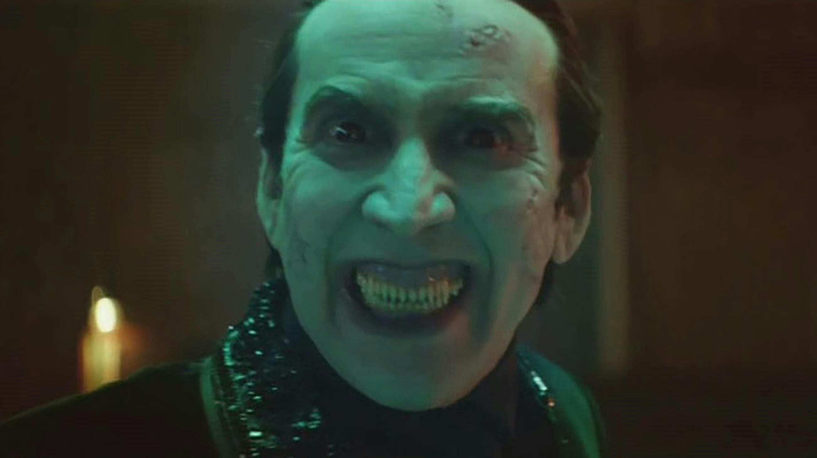 Nicolas Cage, 59, spiller den blodsugende vampyr - der samtidig er en irriterende og krævende chef - i den kommende film "Renfield". 