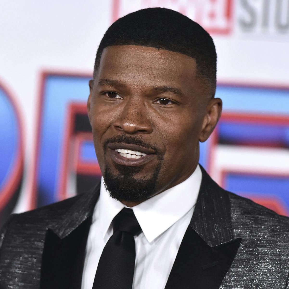 Jamie Foxx blev tirsdag indlagt, men skulle være i bedring igen.