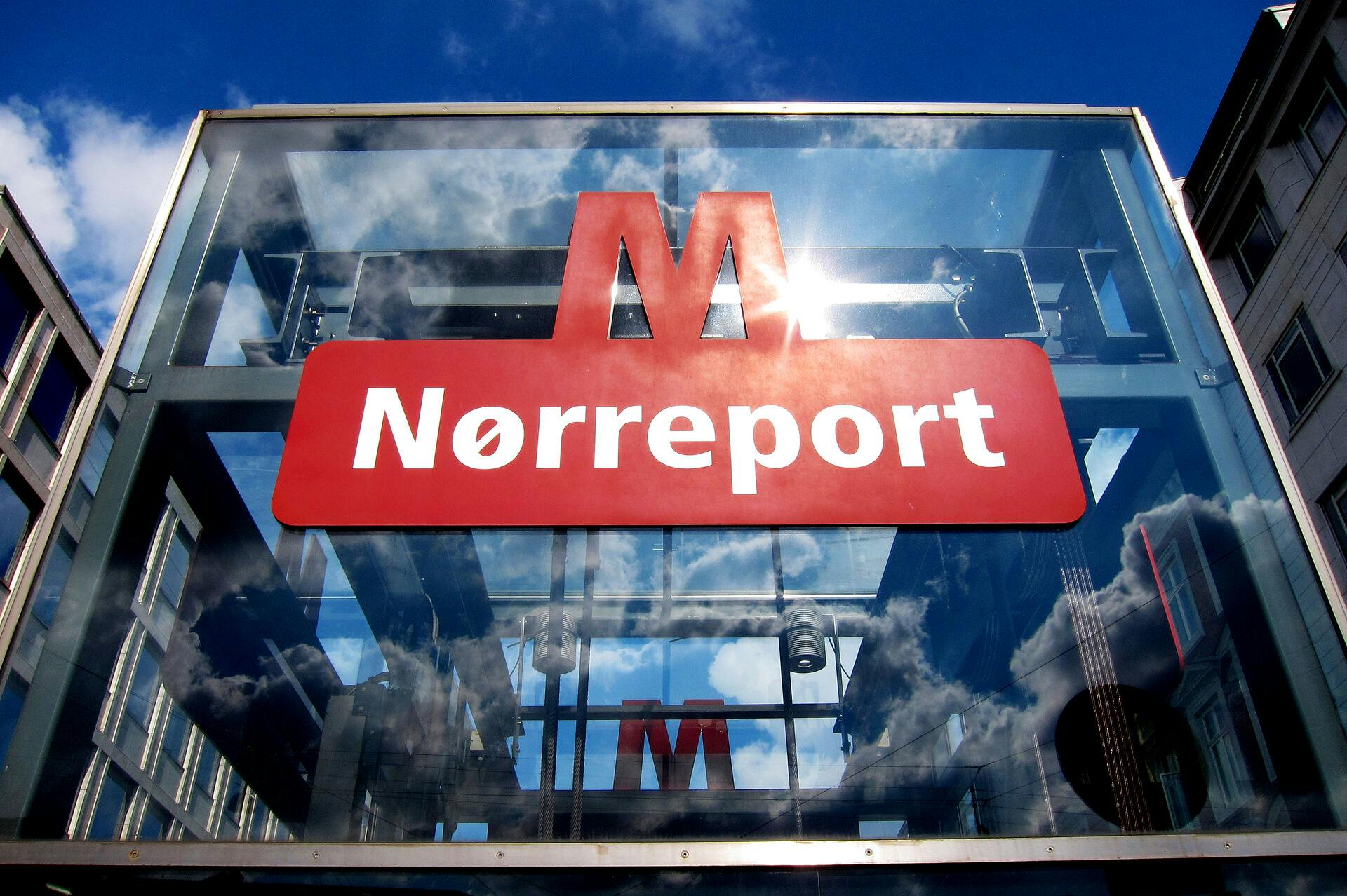 En rengøringsmedarbejder blev onsdag nat overfuset af en mand på Nørreports metrostation.