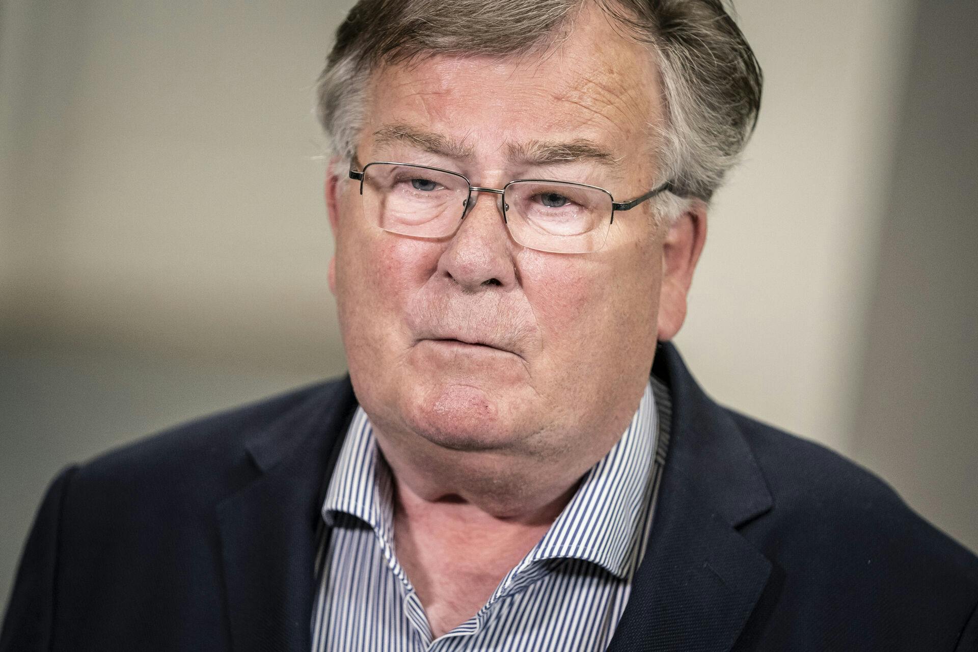 Claus Hjort Frederiksen tiltages for fem lækager i sagen om røbede statshemmeligheder.&nbsp;