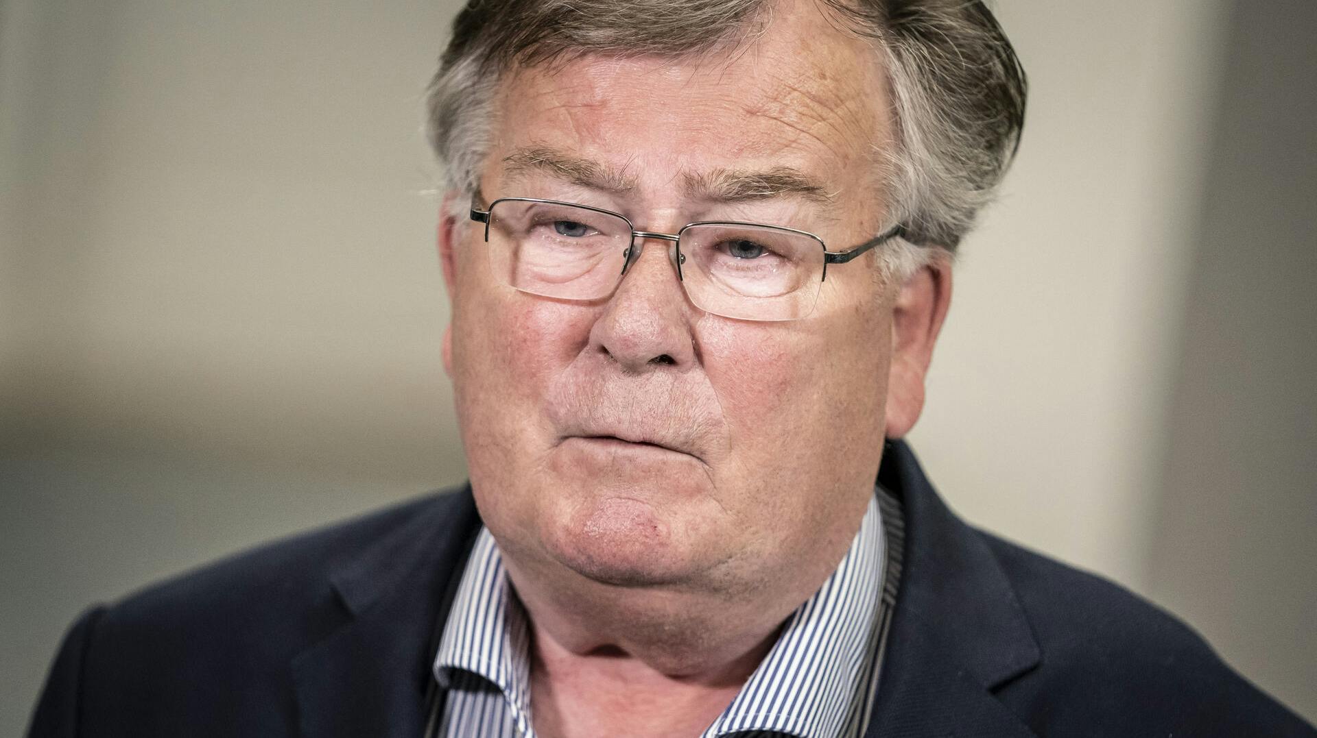 Claus Hjort Frederiksen tiltages for fem lækager i sagen om røbede statshemmeligheder. 