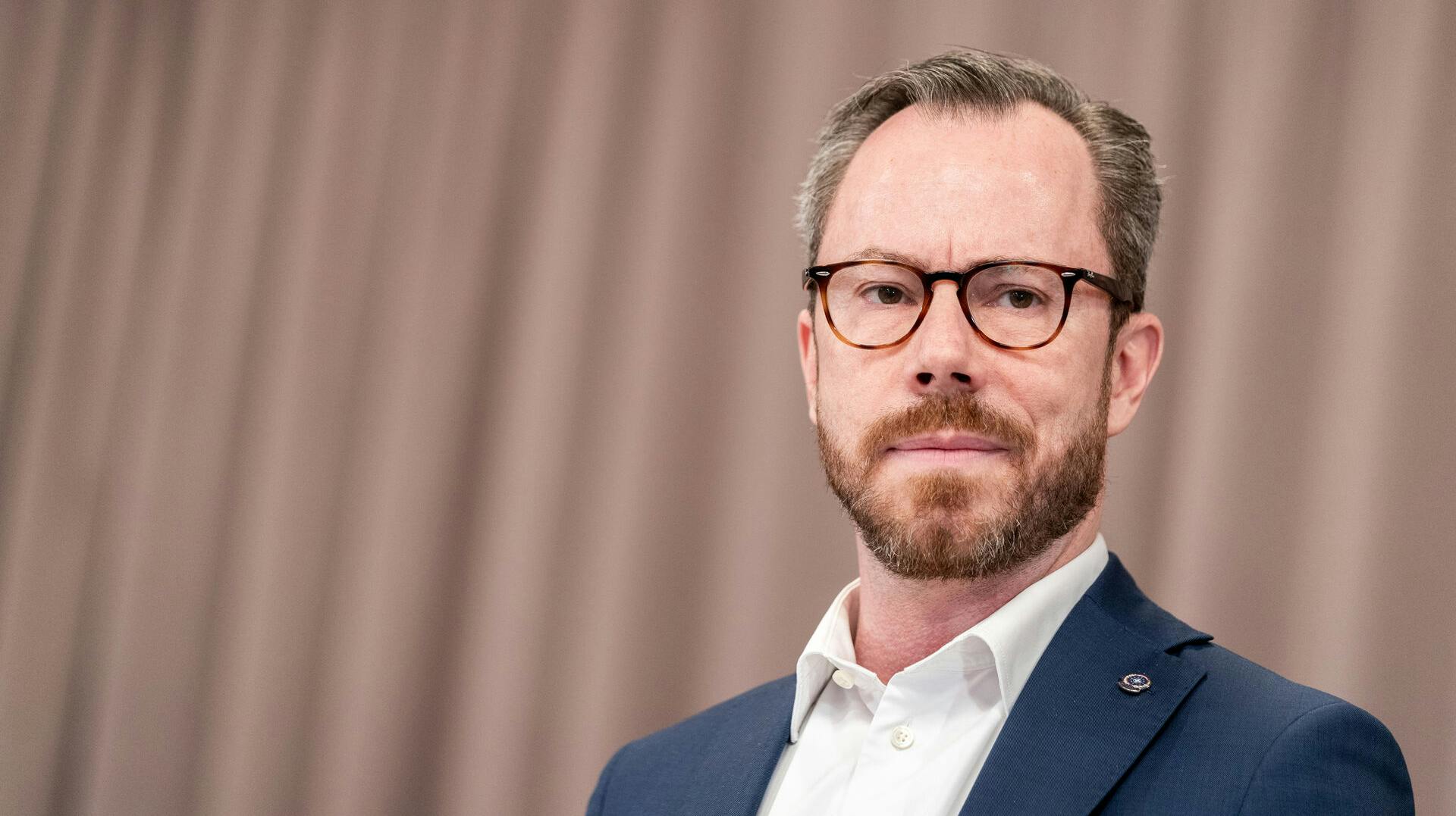 Jakob Ellemann-Jensen er 49 år gammel og har tre børn.