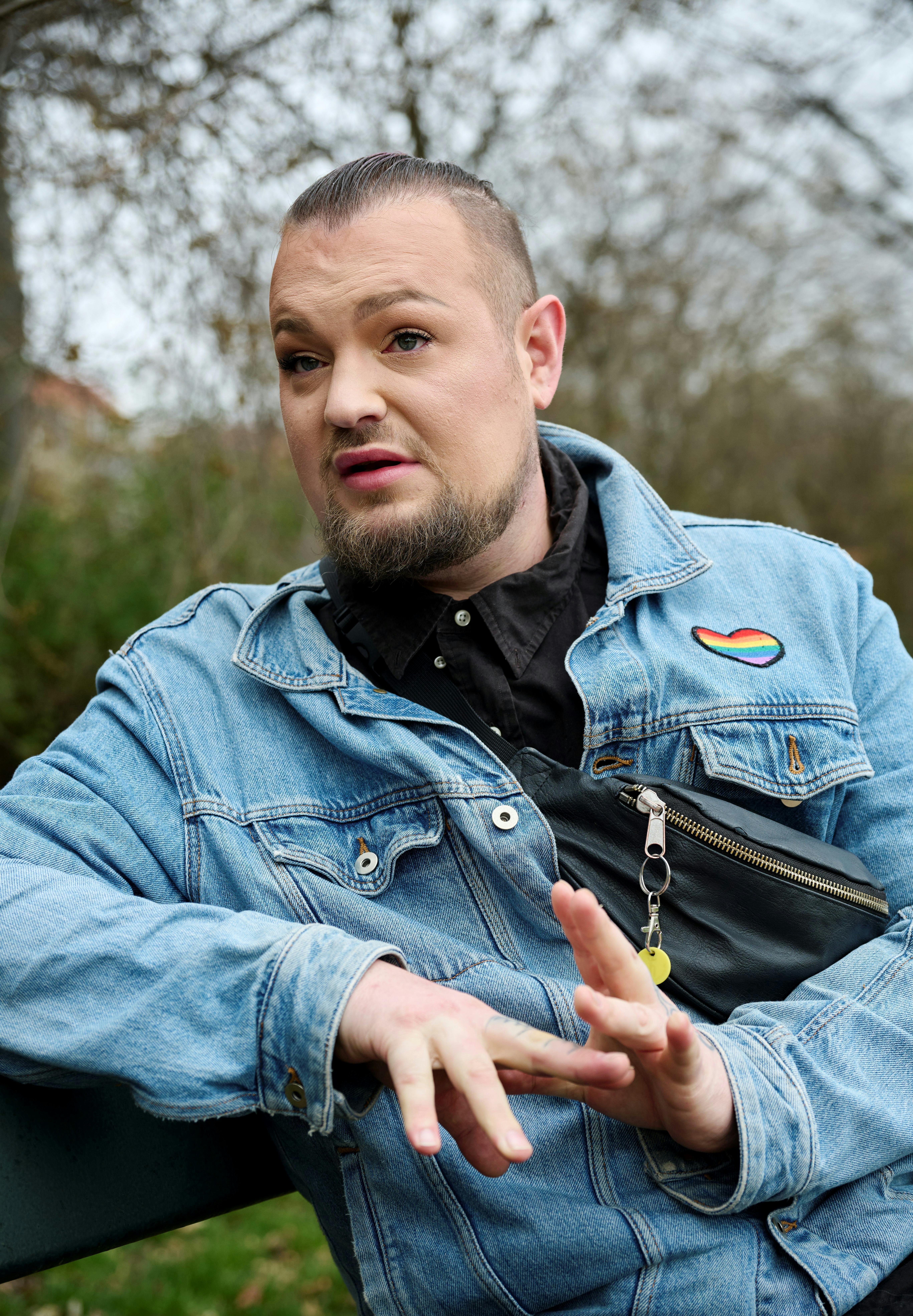 At høre folks reaktion på sin historie bekræfter Niels Laigaard i, at det ekskæresten udsatte ham for, var forkert. At det var ekskæresten, der var problemet og ikke Niels.